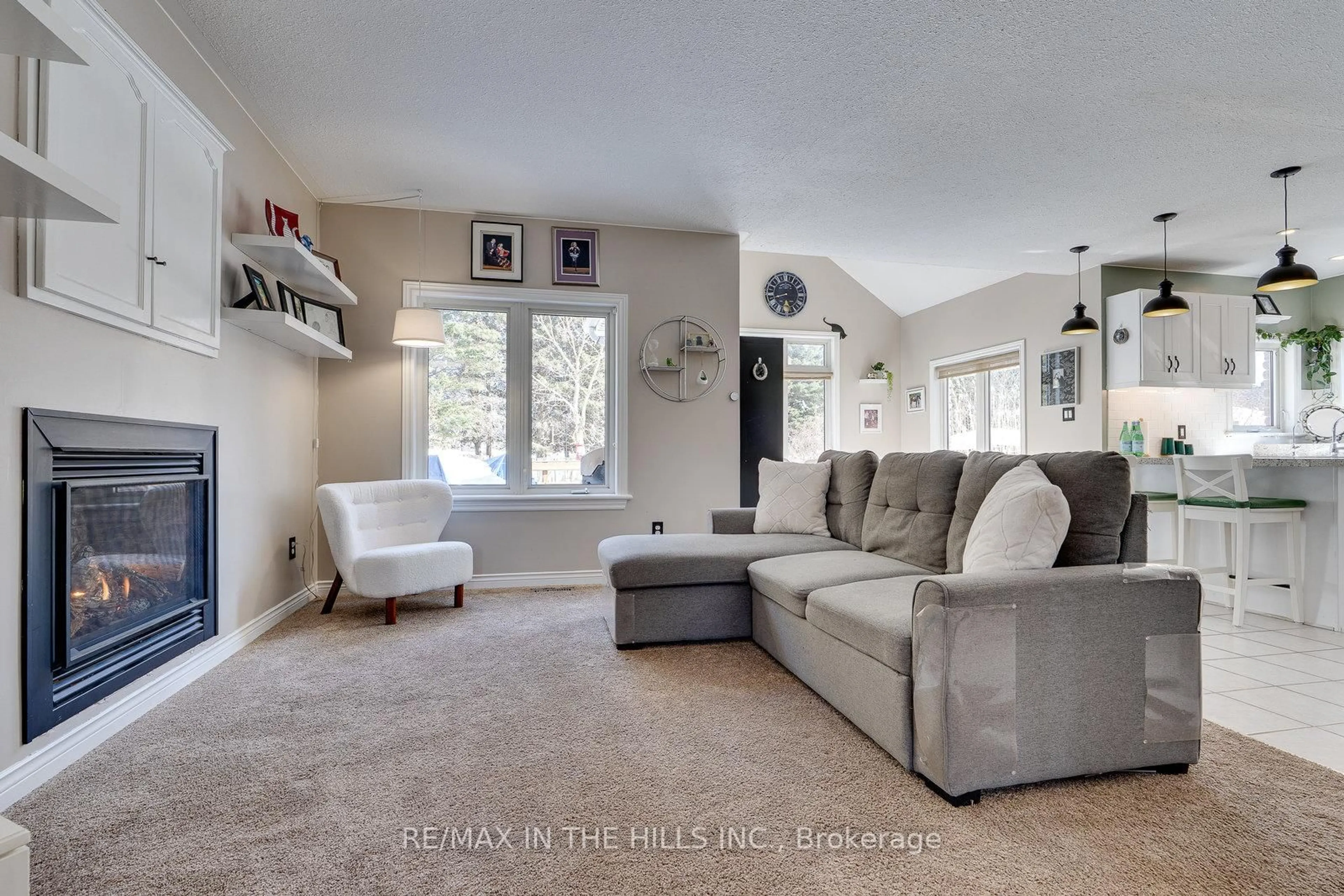 Living room with furniture, unknown for 609 Simon St, Shelburne Ontario L9V 3P6