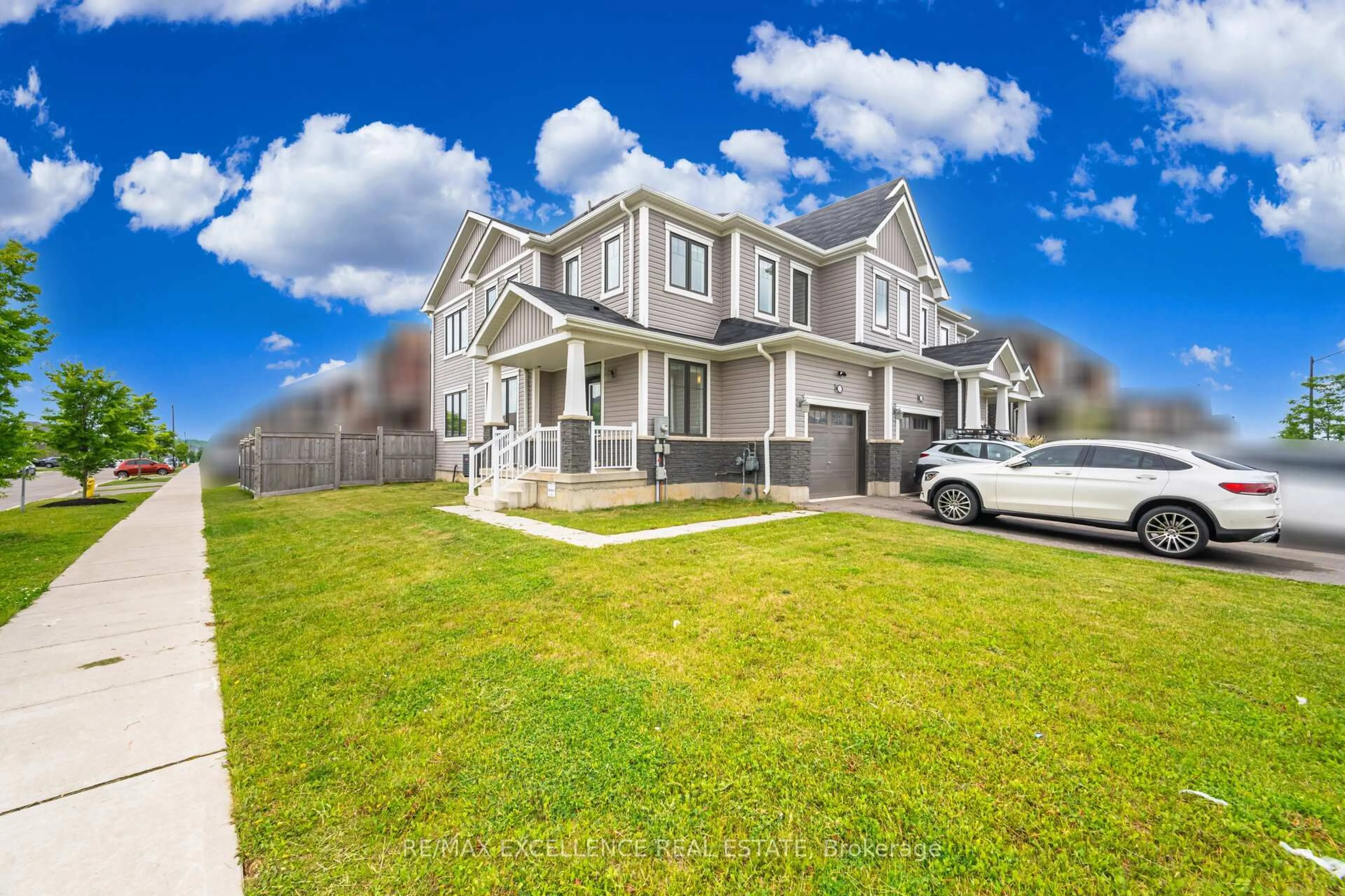 A pic from outside/outdoor area/front of a property/back of a property/a pic from drone, unknown for 53 Oaktree Dr, Haldimand Ontario N3W 0C6