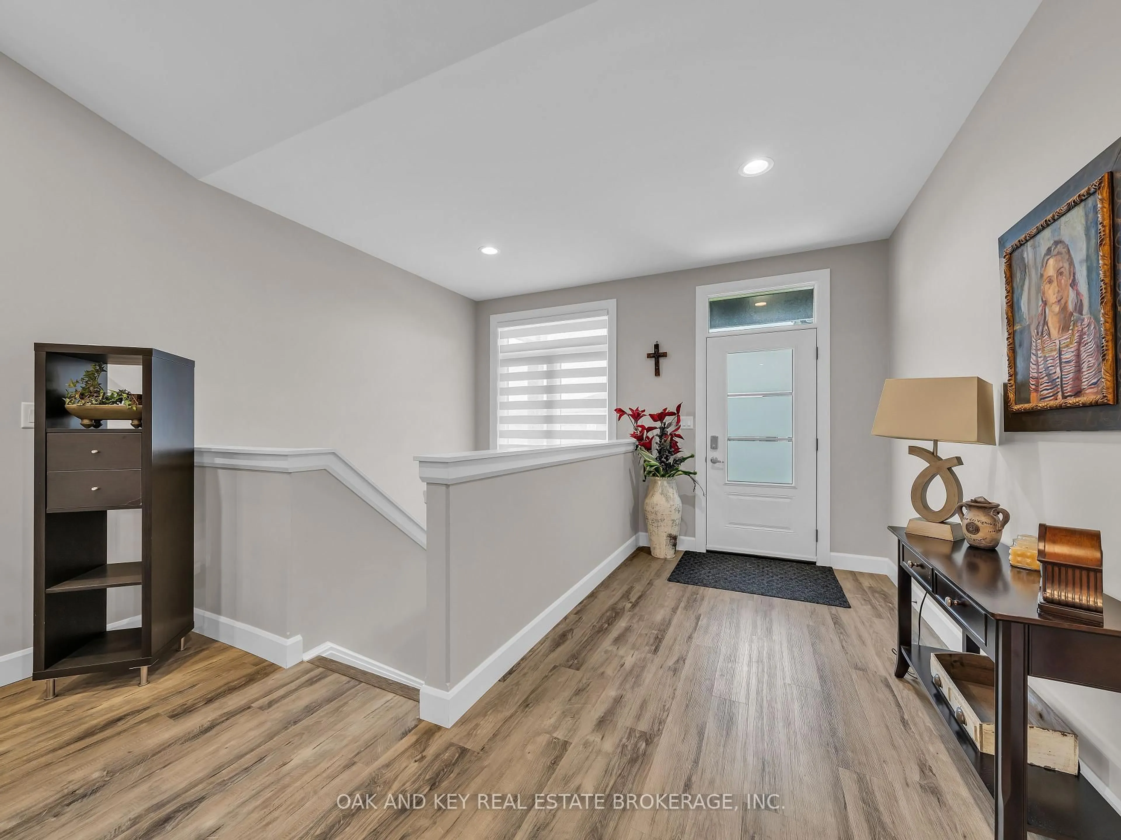 Indoor entryway for 16 Duskridge Rd Rd, Chatham-Kent Ontario N7L 0G7
