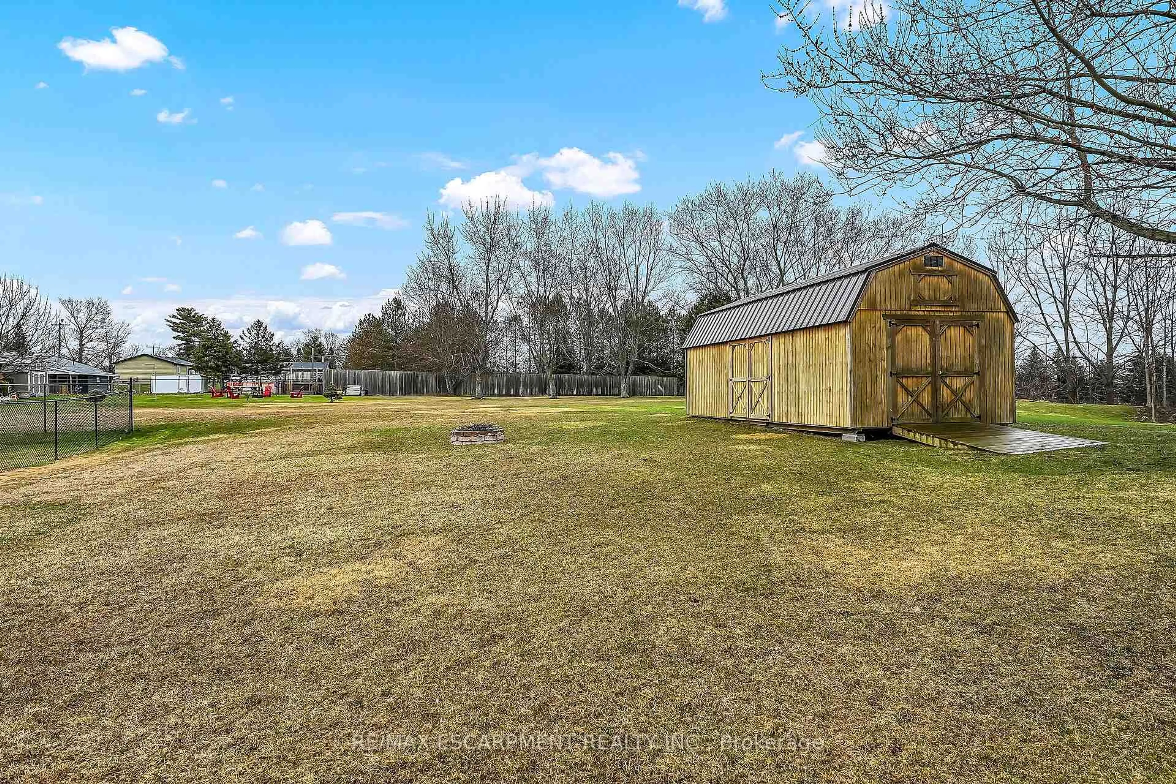Shed for 33 Echo St, Haldimand Ontario N0A 1E0