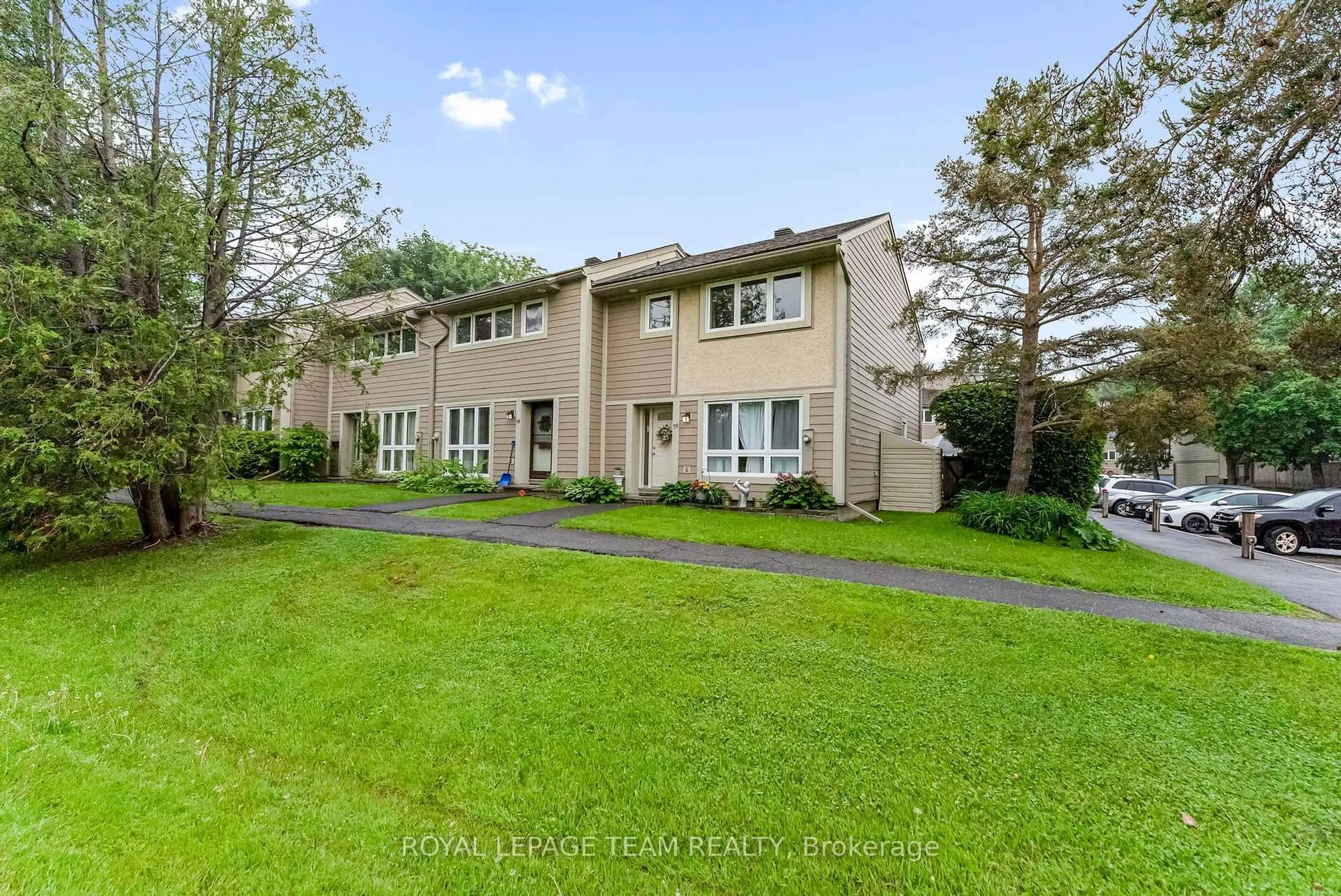 A pic from outside/outdoor area/front of a property/back of a property/a pic from drone, unknown for 76 Peary Way, Ottawa Ontario K2L 1Z8