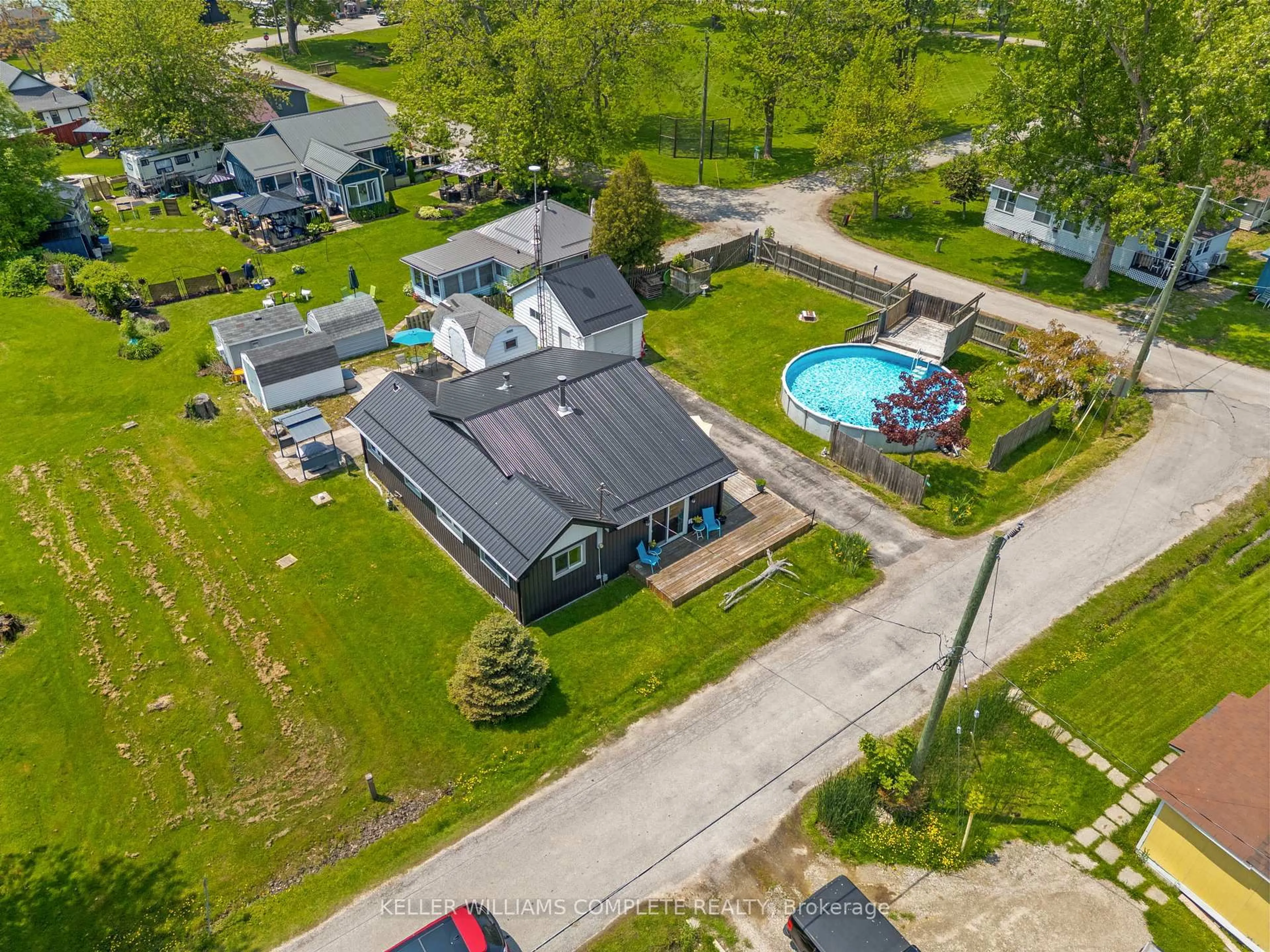 A pic from outside/outdoor area/front of a property/back of a property/a pic from drone, water/lake/river/ocean view for 2 Reidy St, Haldimand Ontario N0A 1L0