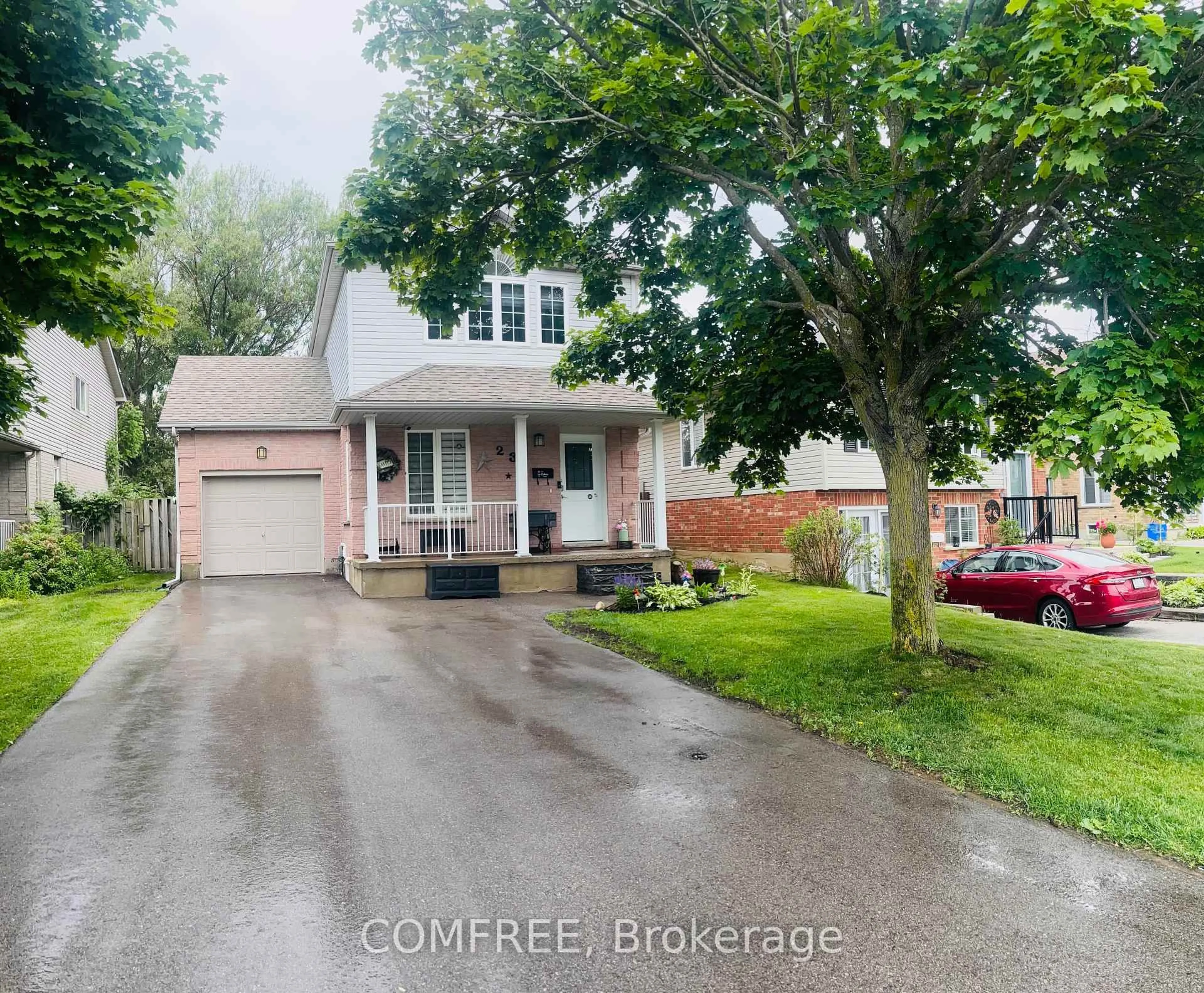 A pic from outside/outdoor area/front of a property/back of a property/a pic from drone, street for 23 Tulip Dr, Tillsonburg Ontario N4G 5S5