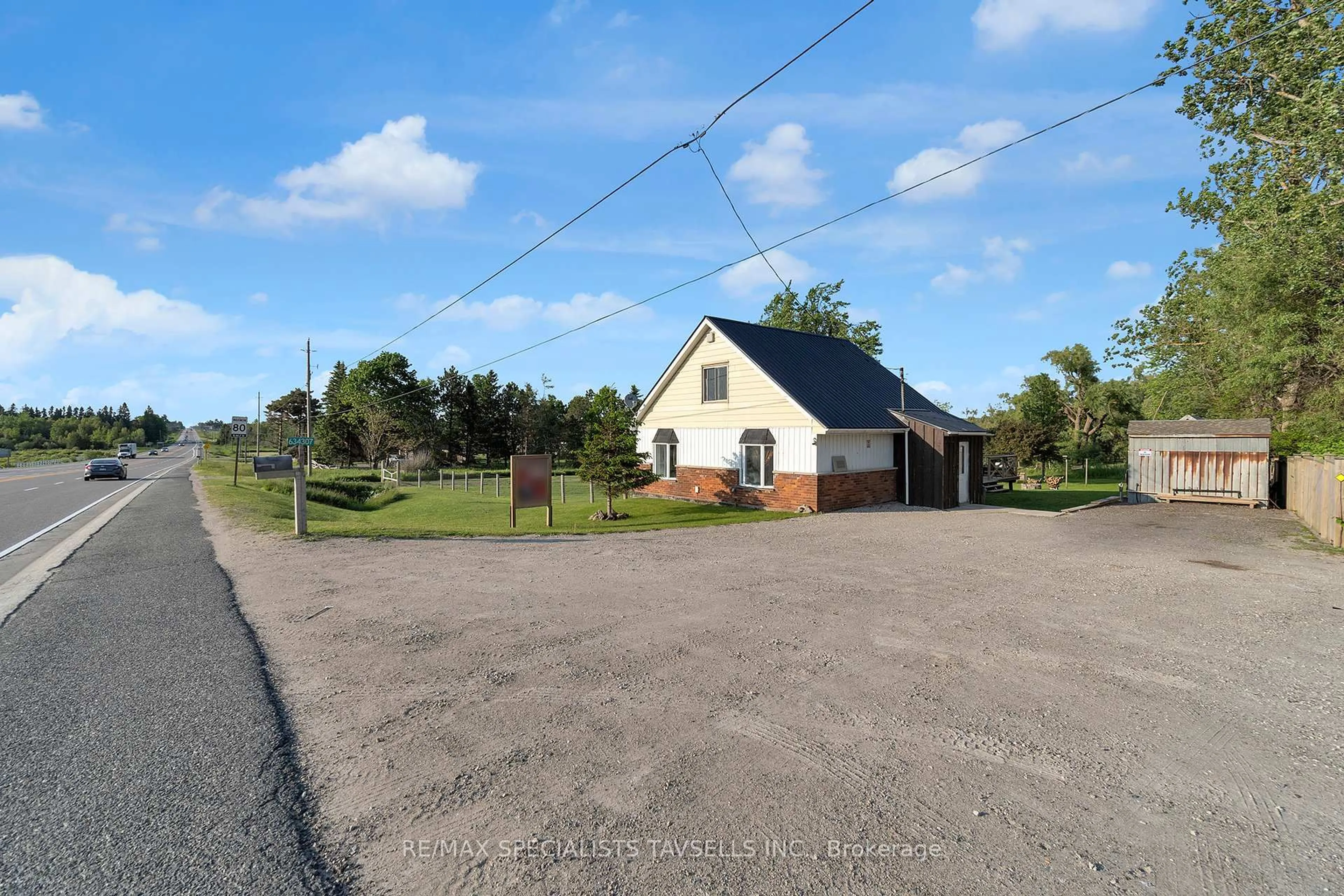 A pic from outside/outdoor area/front of a property/back of a property/a pic from drone, street for 634307 Highway 10, Mono Ontario L9W 2Z1