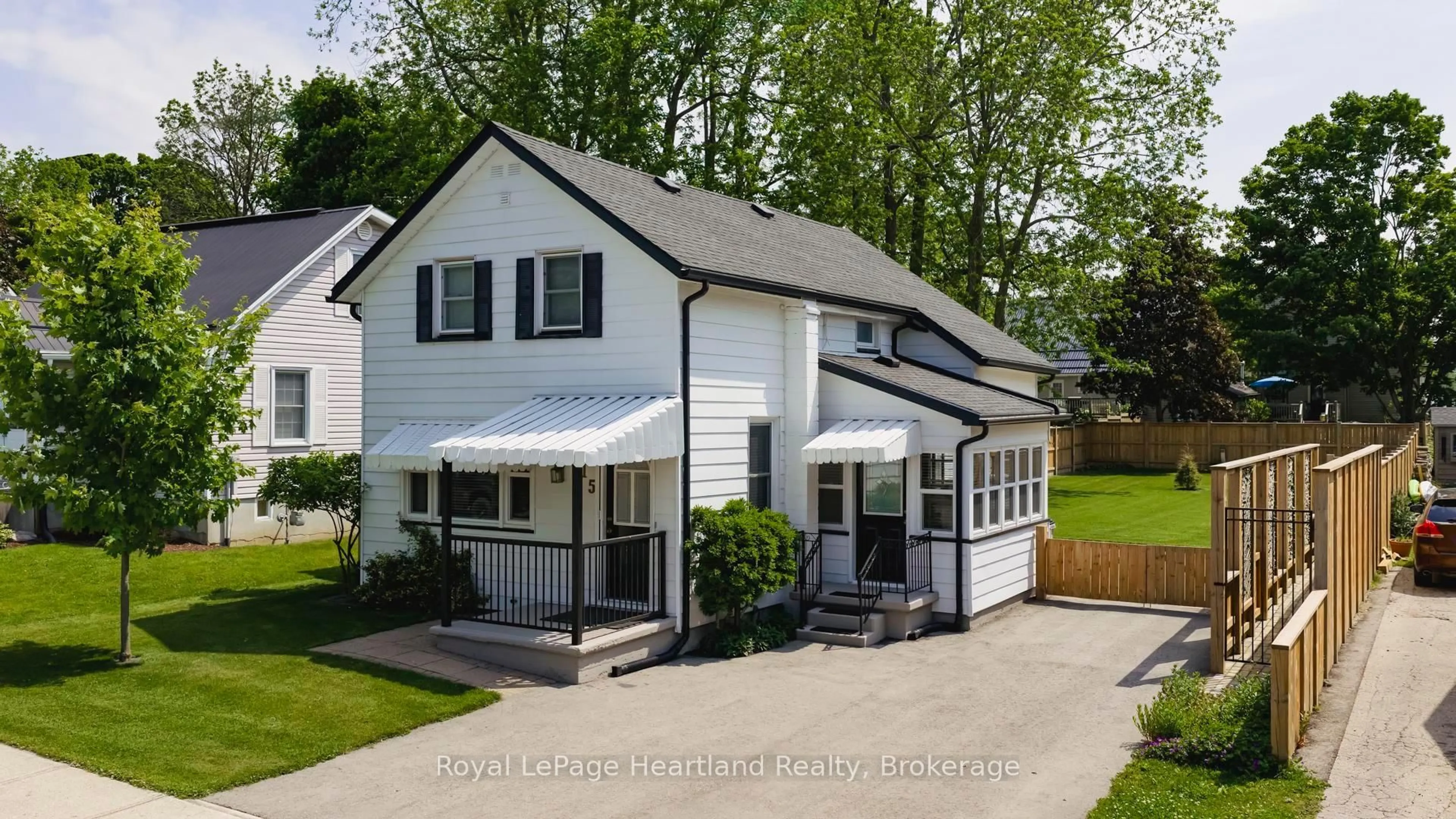 Home with vinyl exterior material, street for 115 Queen St, Central Huron Ontario N0M 1L0