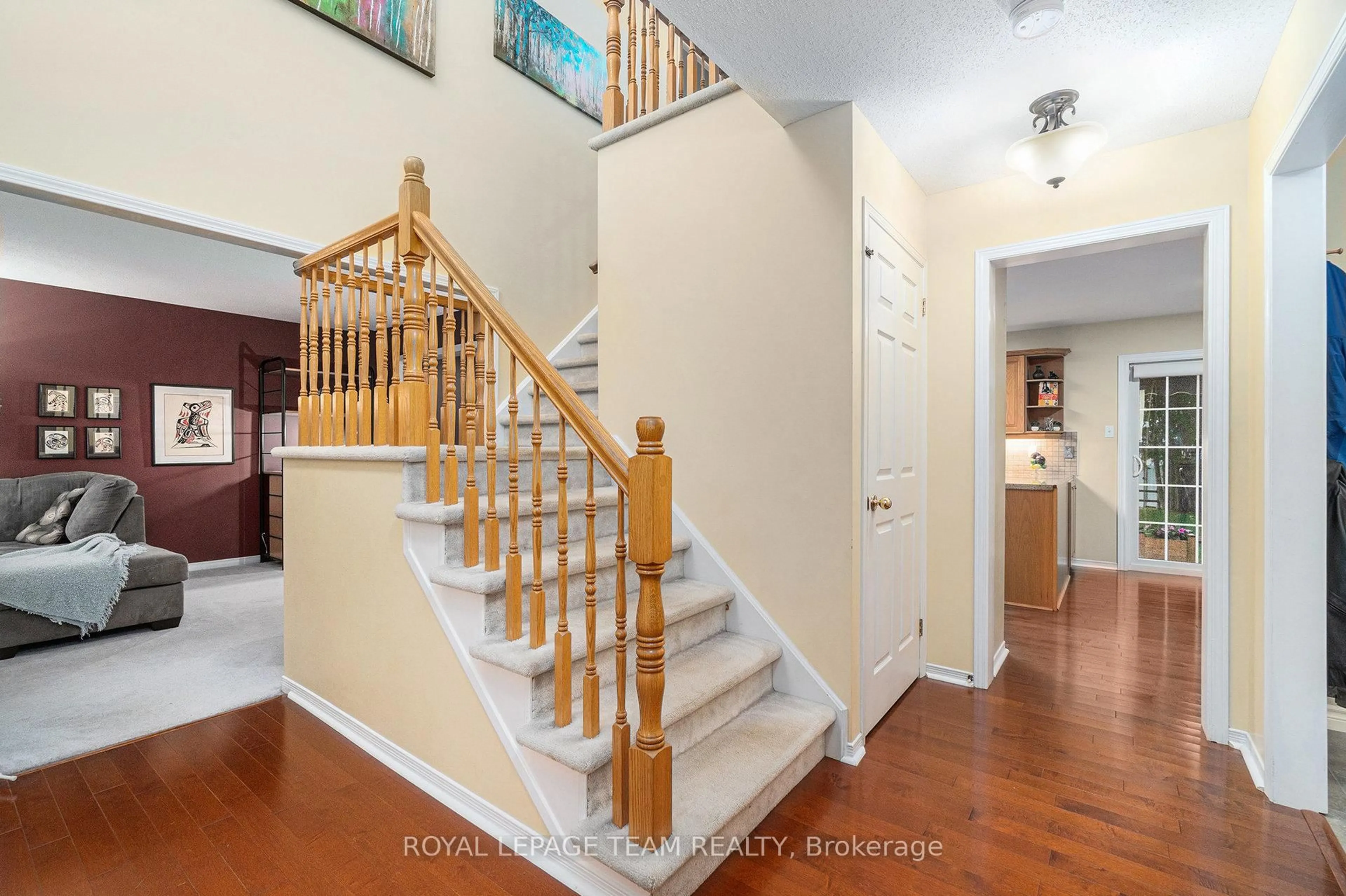 Unknown for 18 Queenston Dr, Richmond Ontario K0A 2Z0