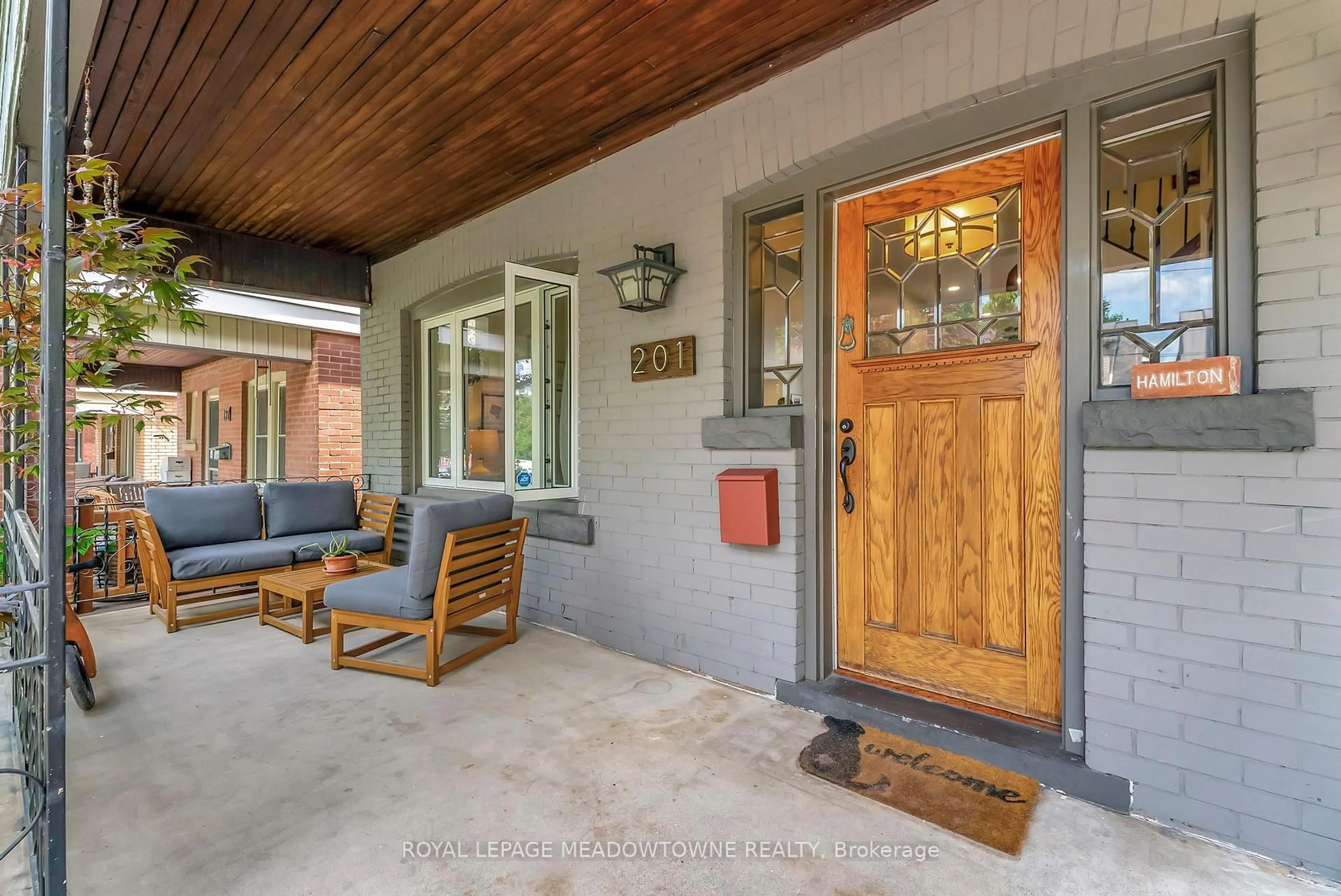 Indoor entryway for 201 Rothsay Ave, Hamilton Ontario L8M 3G6