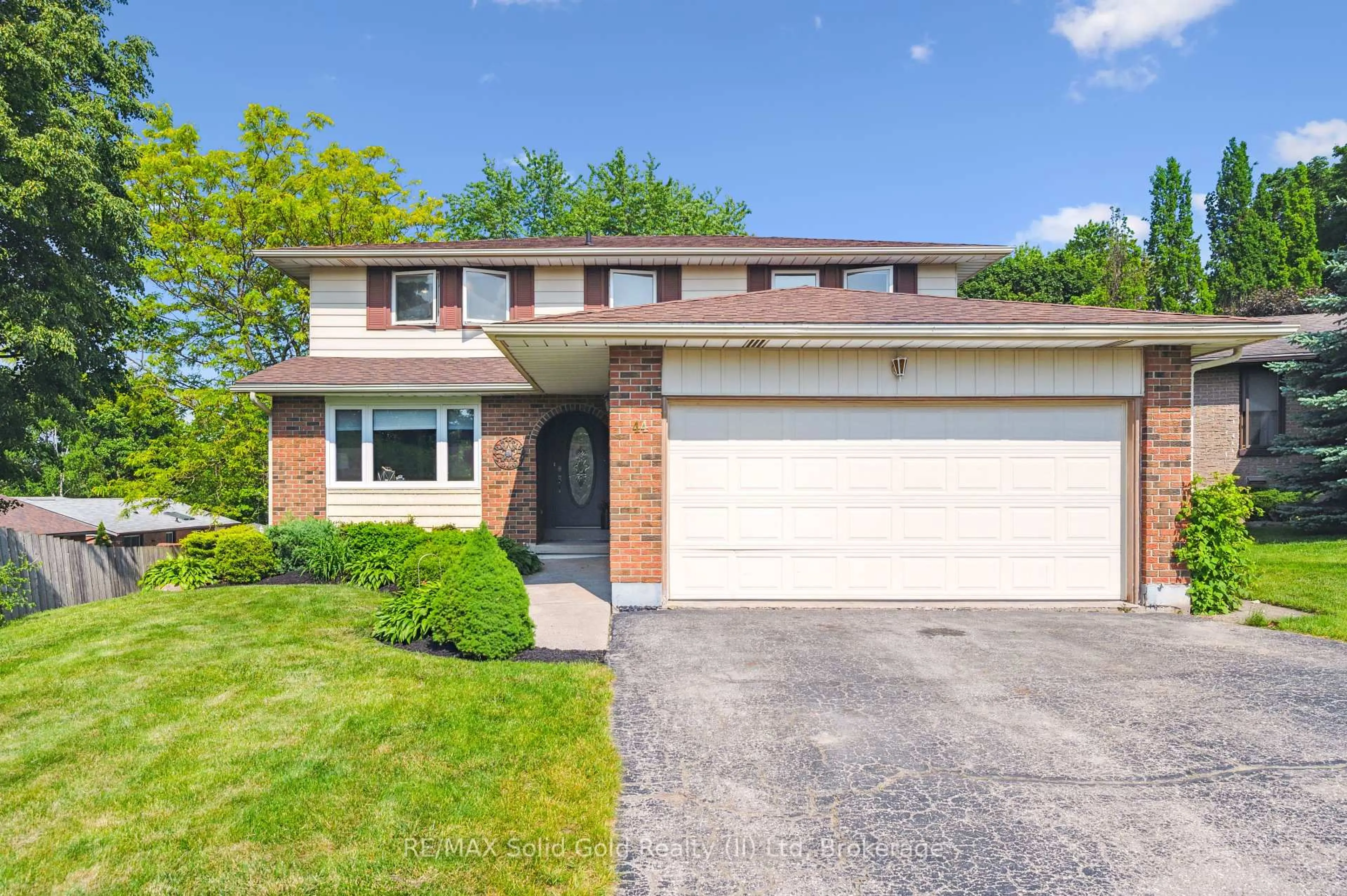 Unknown for 44 Sandsprings Crt, Kitchener Ontario N2E 2A4