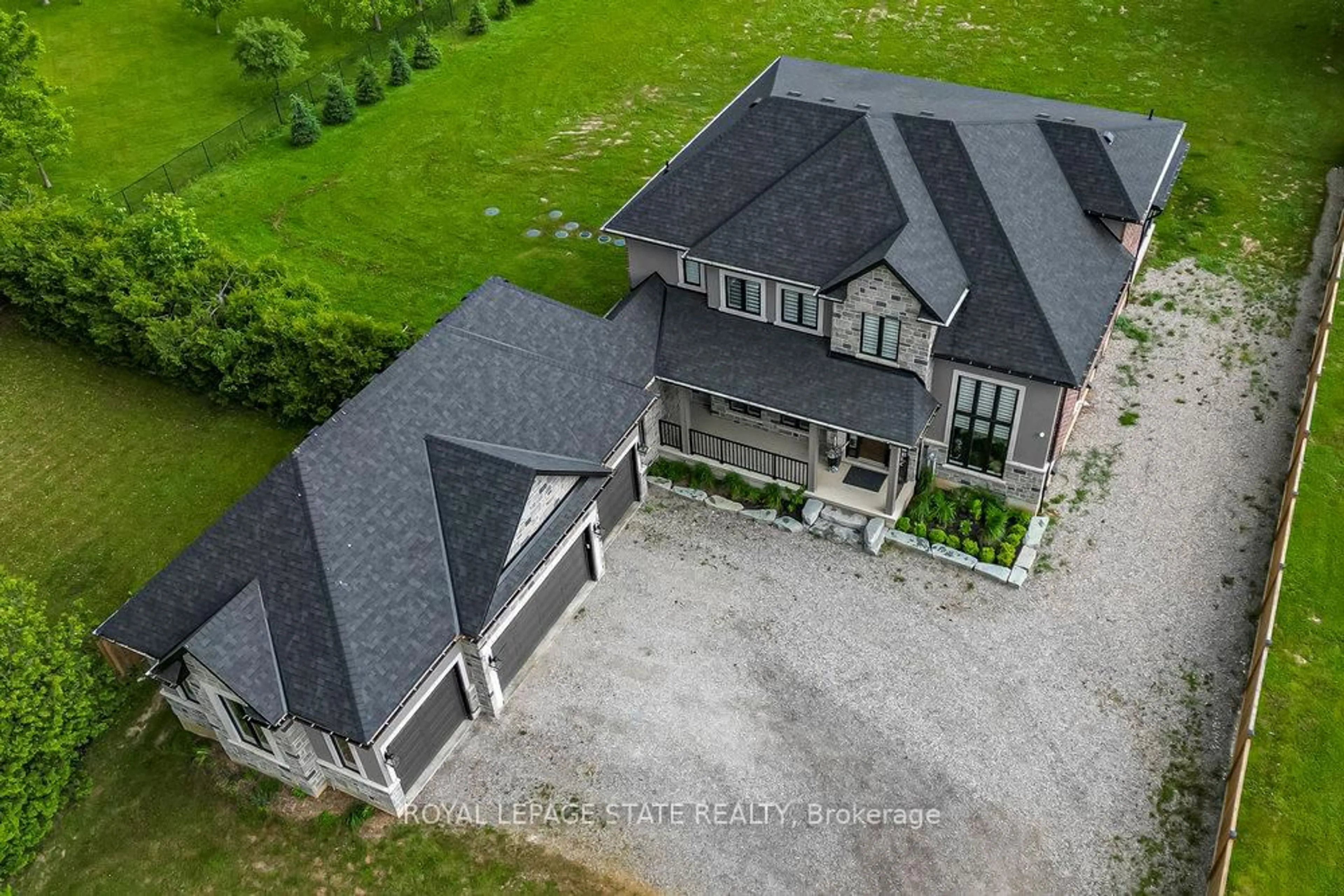 A pic from outside/outdoor area/front of a property/back of a property/a pic from drone, building for 187 Sunnyridge Rd, Hamilton Ontario L0R 1R0