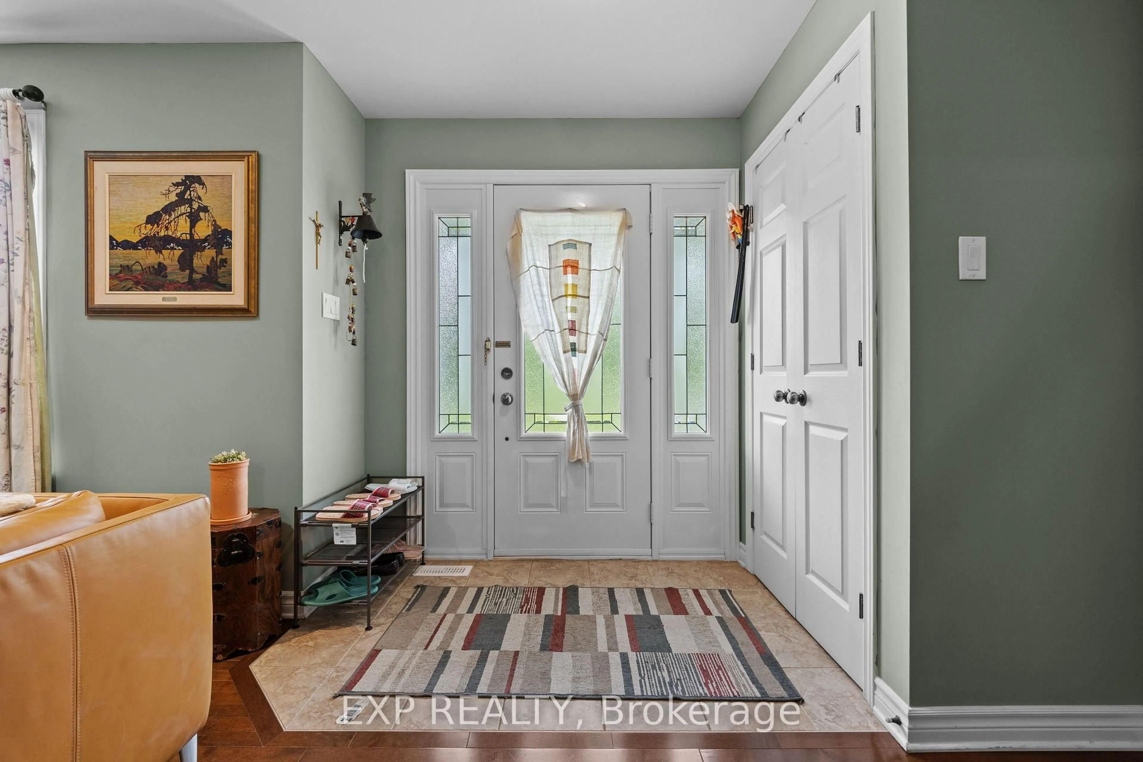 Indoor entryway for 53 Beaver Lane, The Nation Ontario K0A 2M0