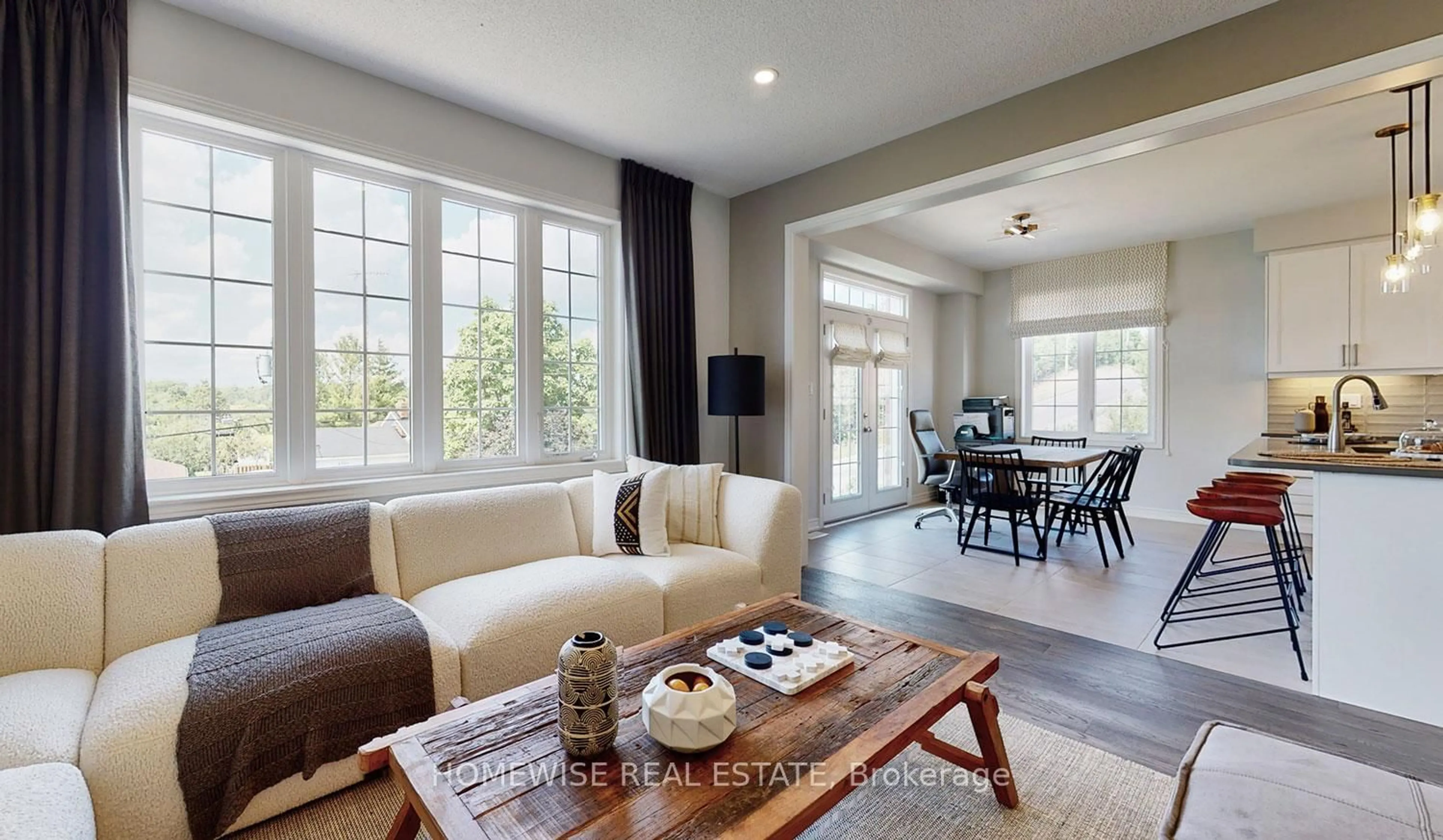 Living room with furniture, unknown for 25 York Dr, Peterborough North Ontario K9K 0H5