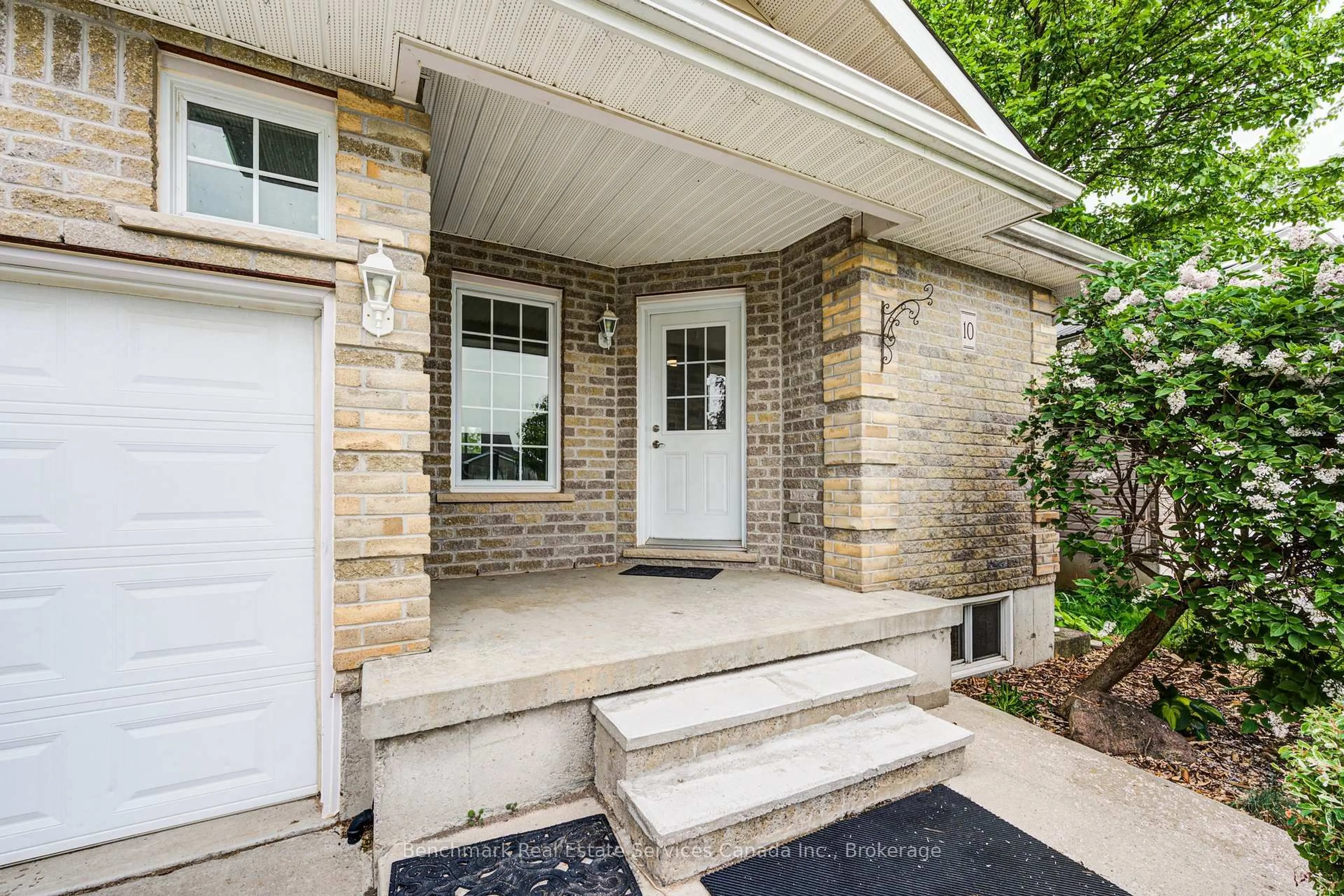 Home with brick exterior material, street for 10 Tara Crt, Aylmer Ontario N5H 0A1