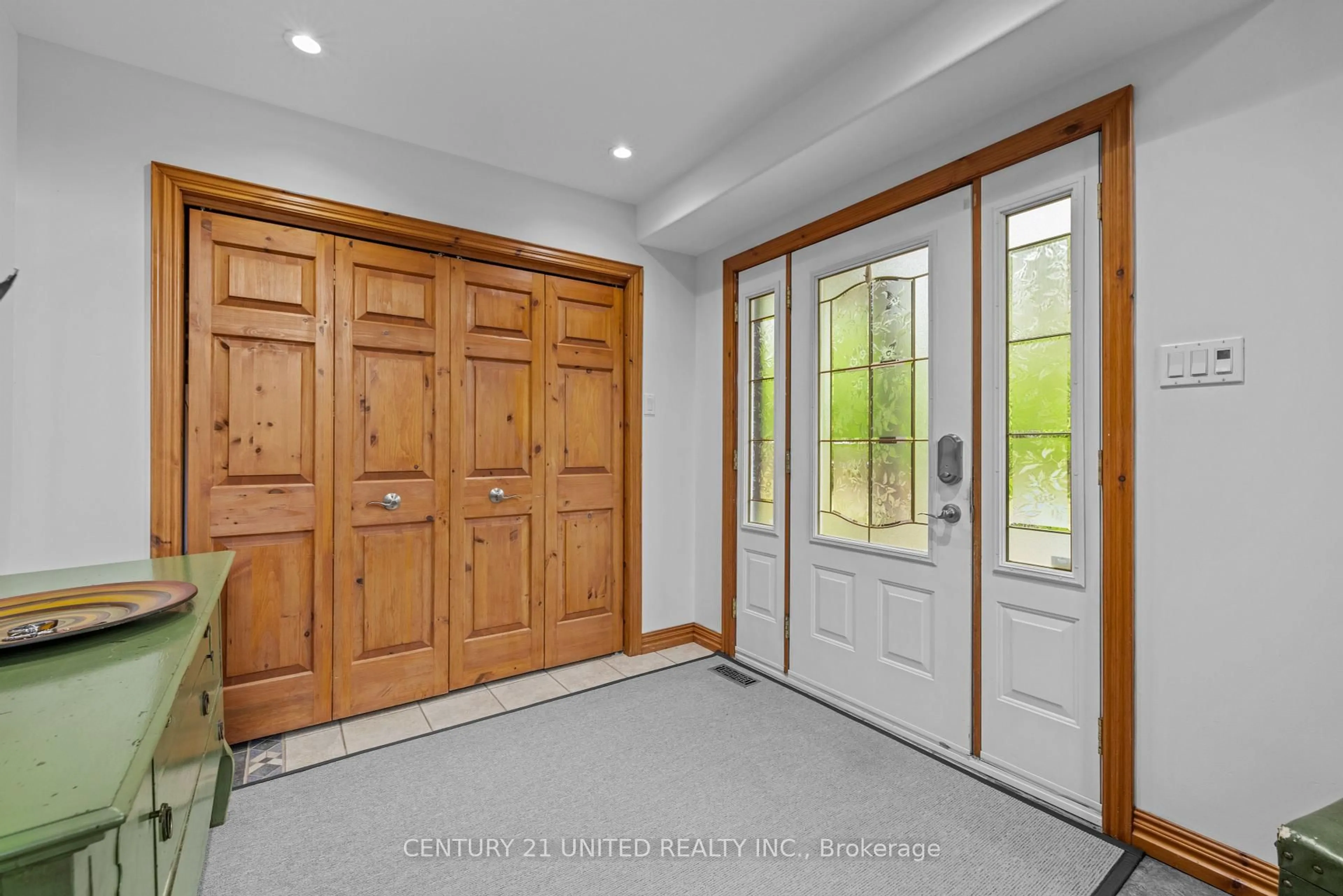 Indoor entryway for 113 Sugarbush Blvd, Trent Lakes Ontario K0L 1J0