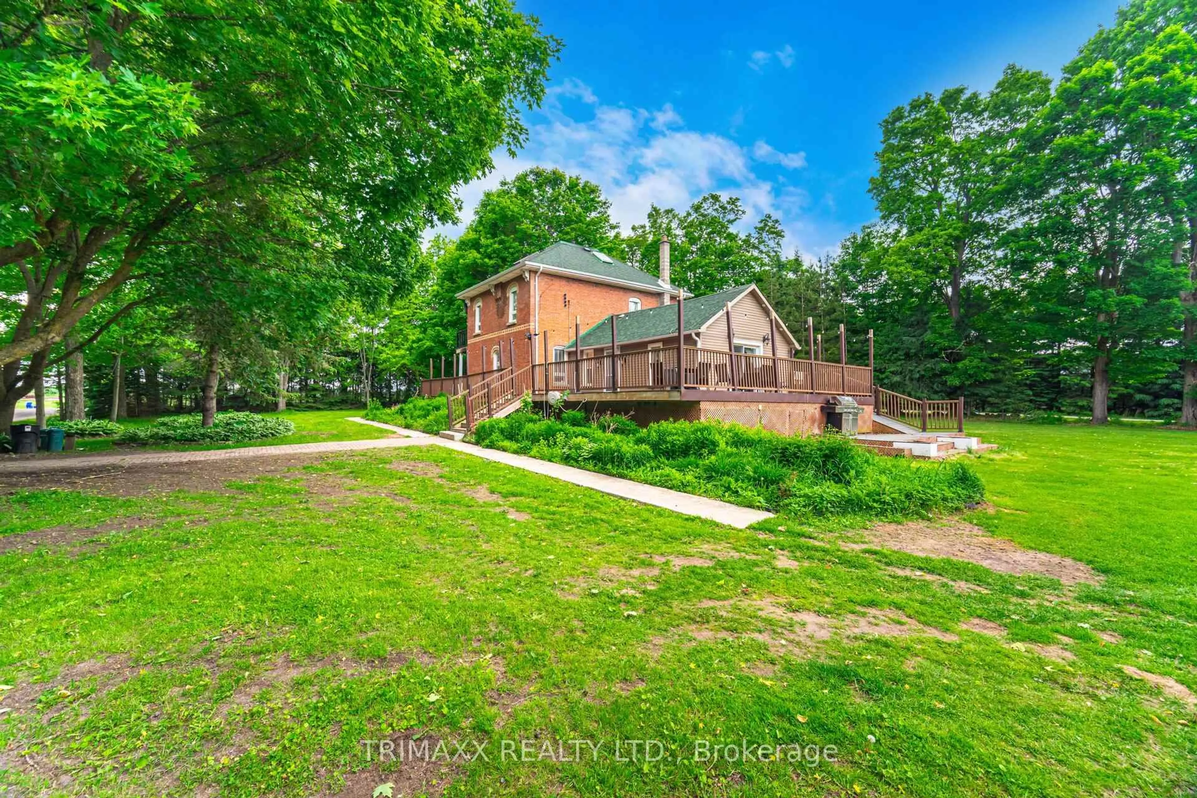 A pic from outside/outdoor area/front of a property/back of a property/a pic from drone, unknown for 593475 Blind Line, Mono Ontario L9W 5N1