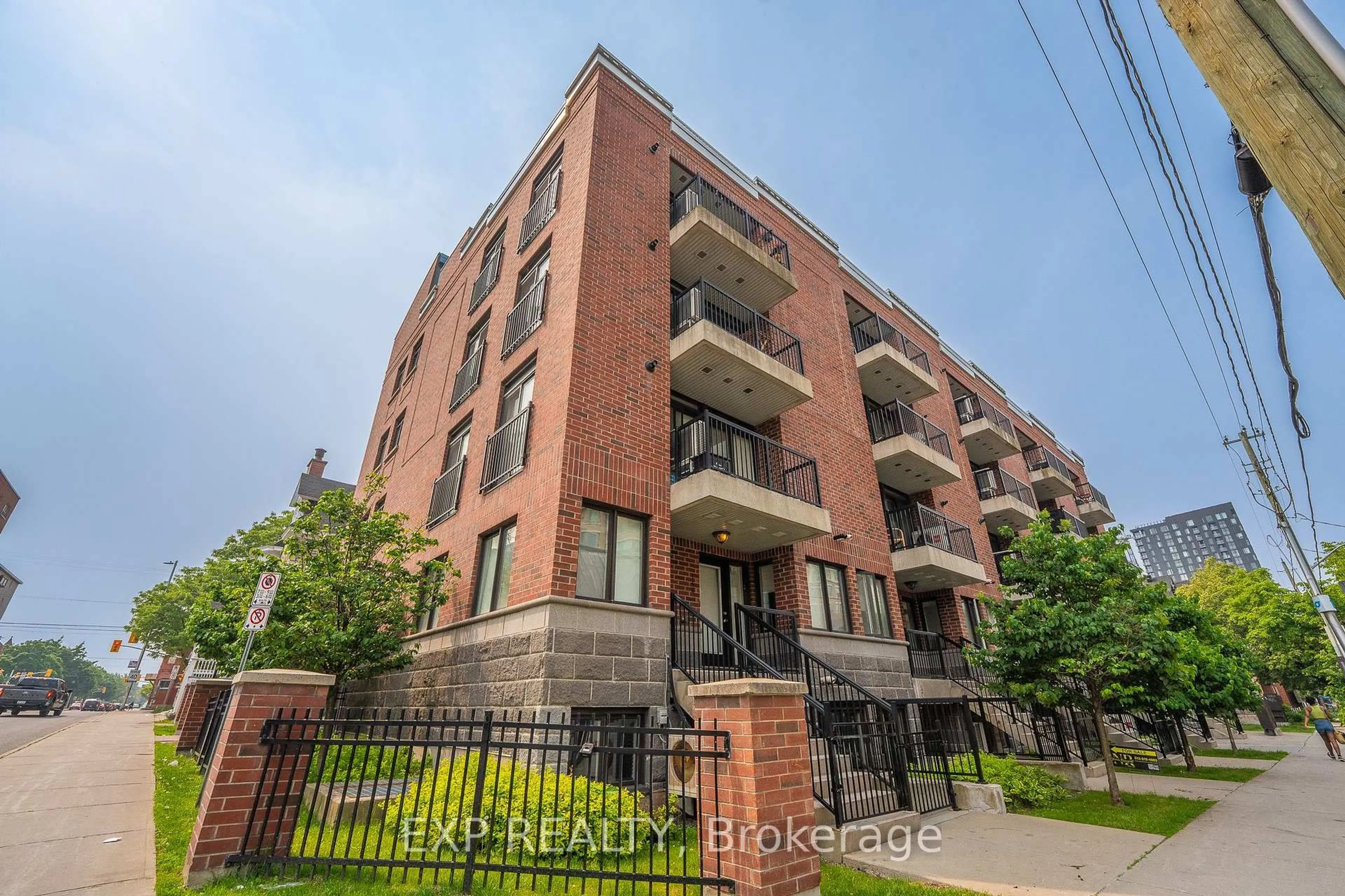 Home with brick exterior material, building for 456 King Edward Ave #403, Ottawa Ontario K1N 0B4
