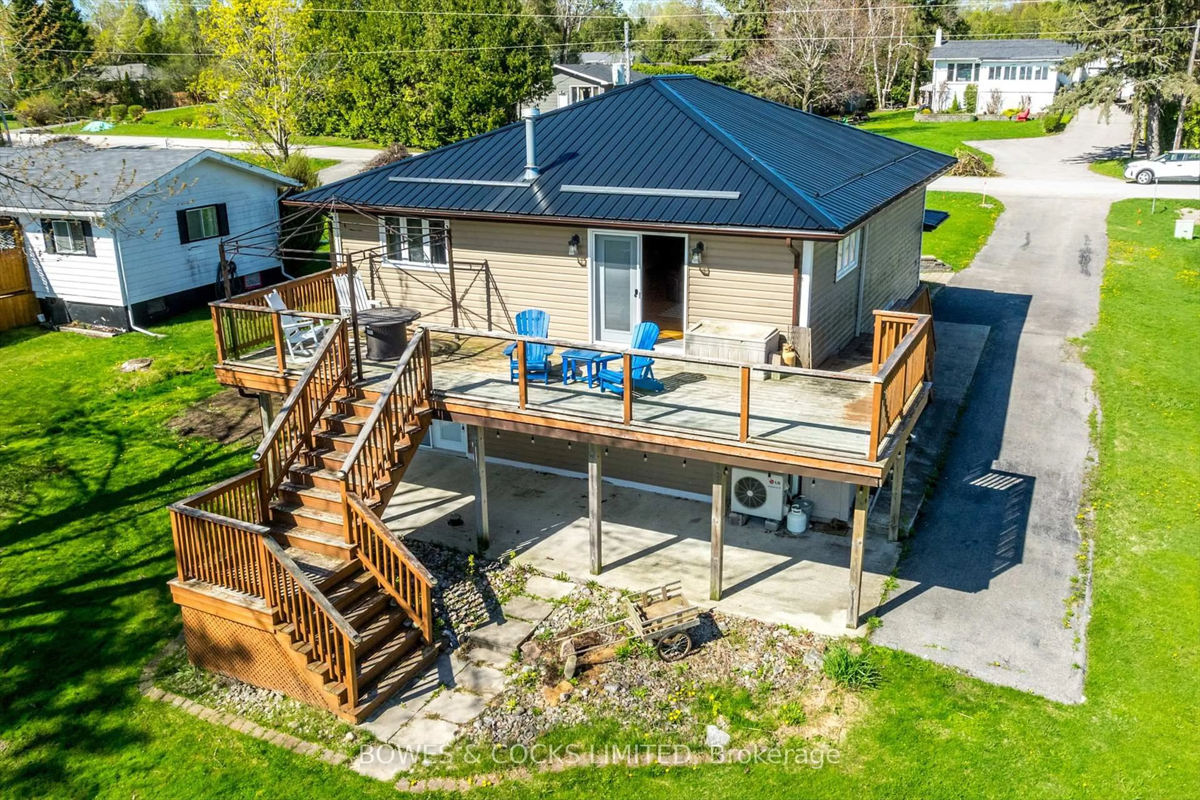 A pic from outside/outdoor area/front of a property/back of a property/a pic from drone, unknown for 240 Lakeshore Dr, Kawartha Lakes Ontario K0M 1A0