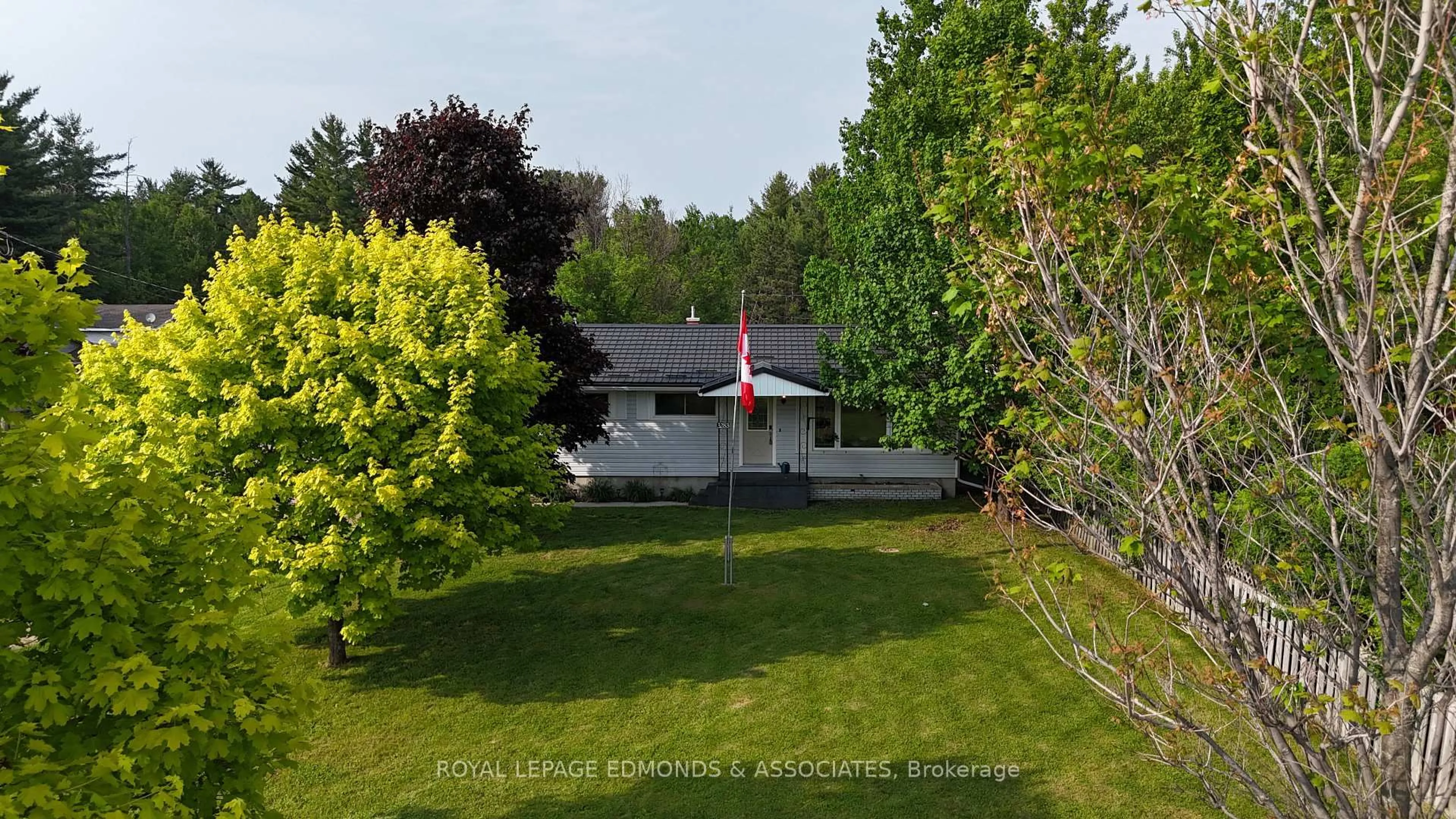 A pic from outside/outdoor area/front of a property/back of a property/a pic from drone, water/lake/river/ocean view for 3283 Petawawa Blvd, Petawawa Ontario K8H 1X8