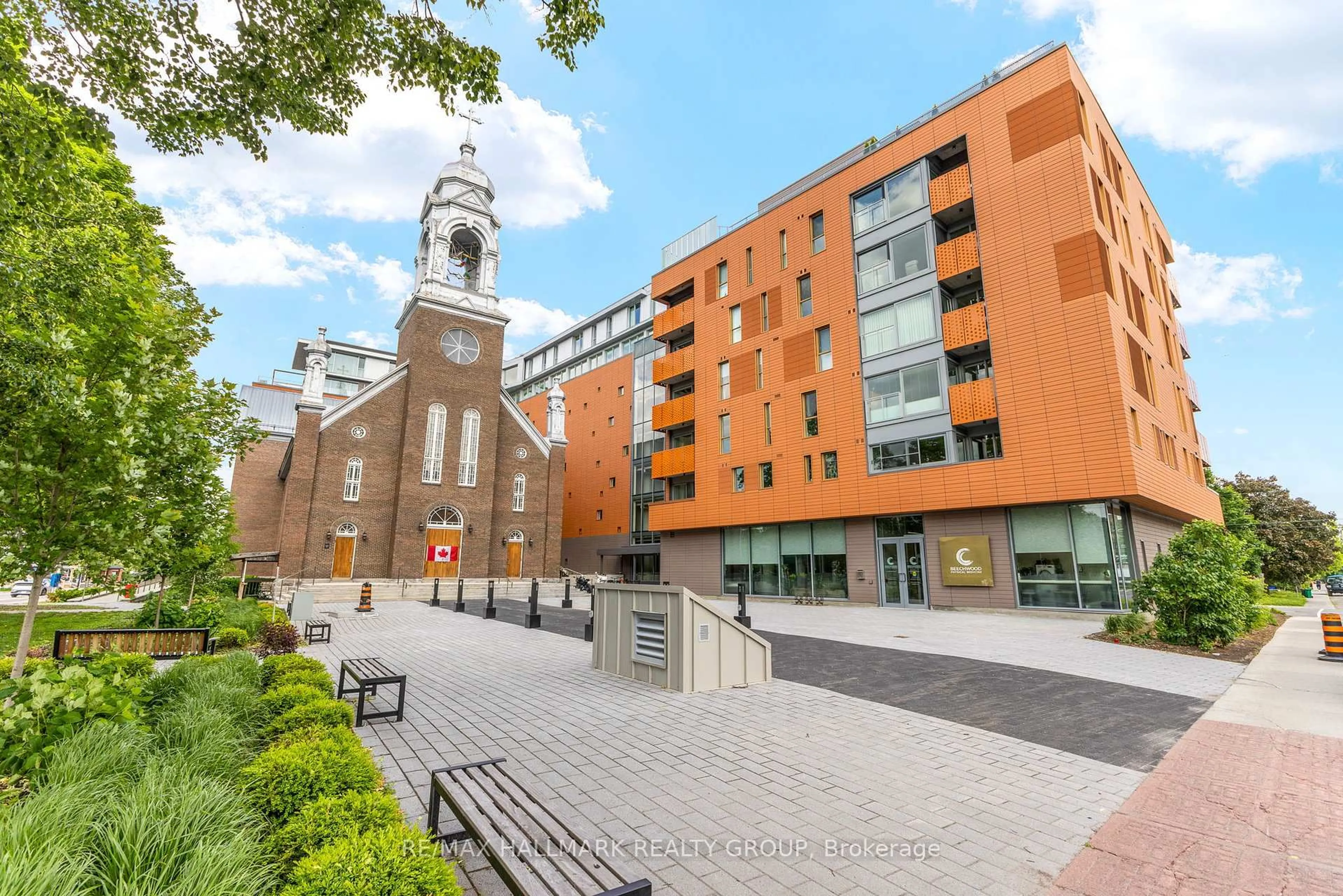 A pic from outside/outdoor area/front of a property/back of a property/a pic from drone, unknown for 135 Barrette St #207, Ottawa Ontario K1L 7Z9
