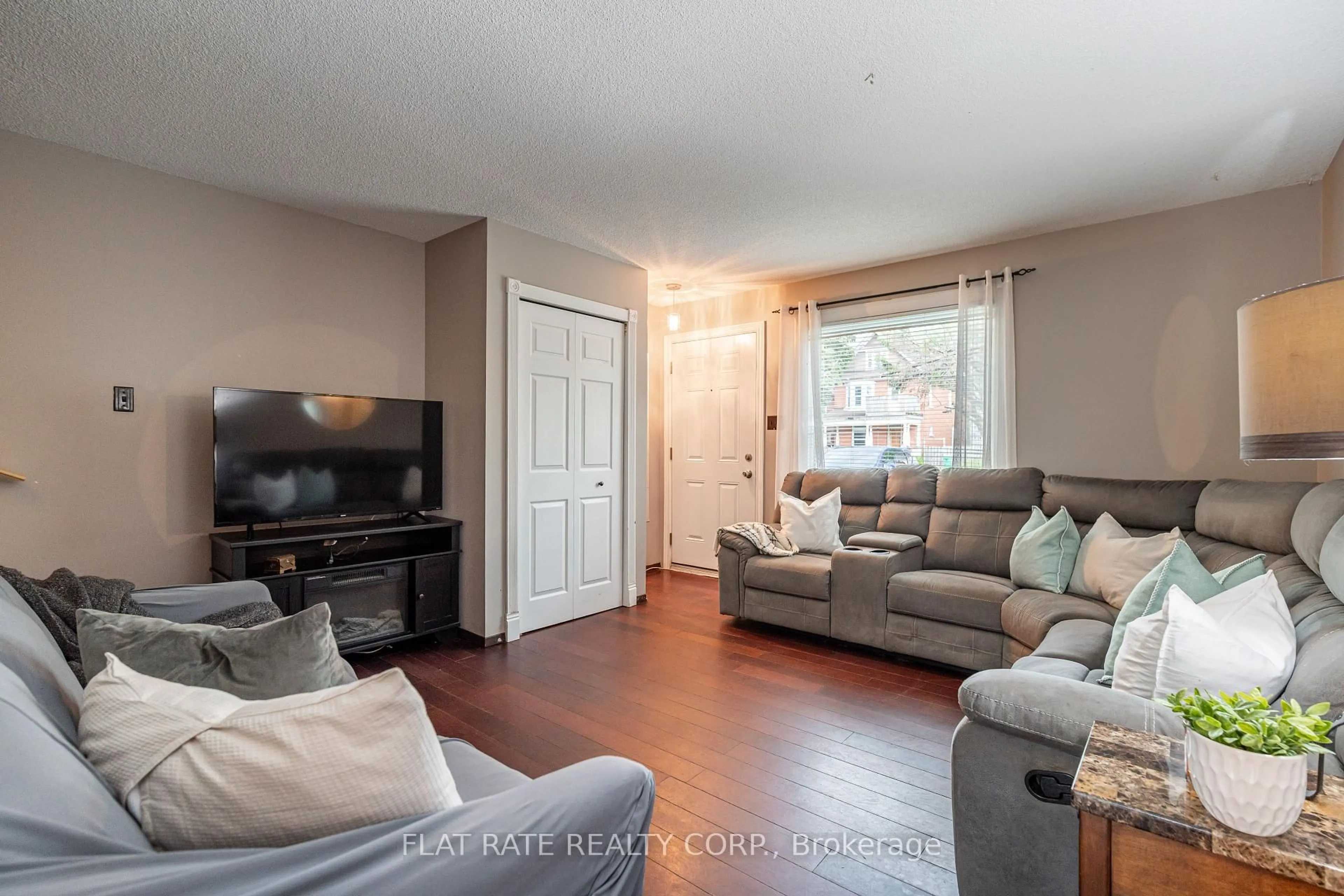 Living room with furniture, unknown for 610 GEORGE St #12, Peterborough Central Ontario K9H 3S6