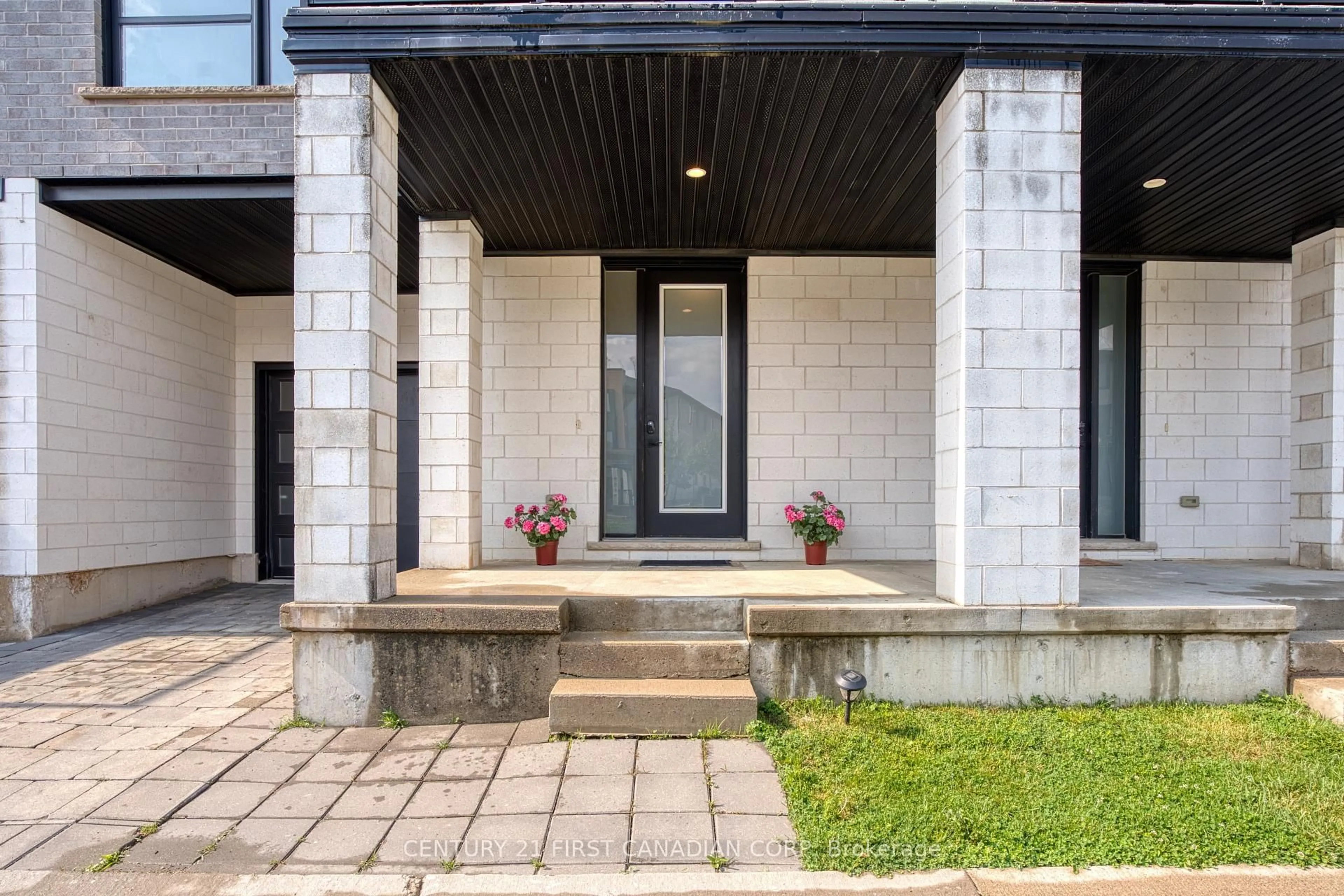 Unknown for 946 West Village Sq, London North Ontario N6H 0J7
