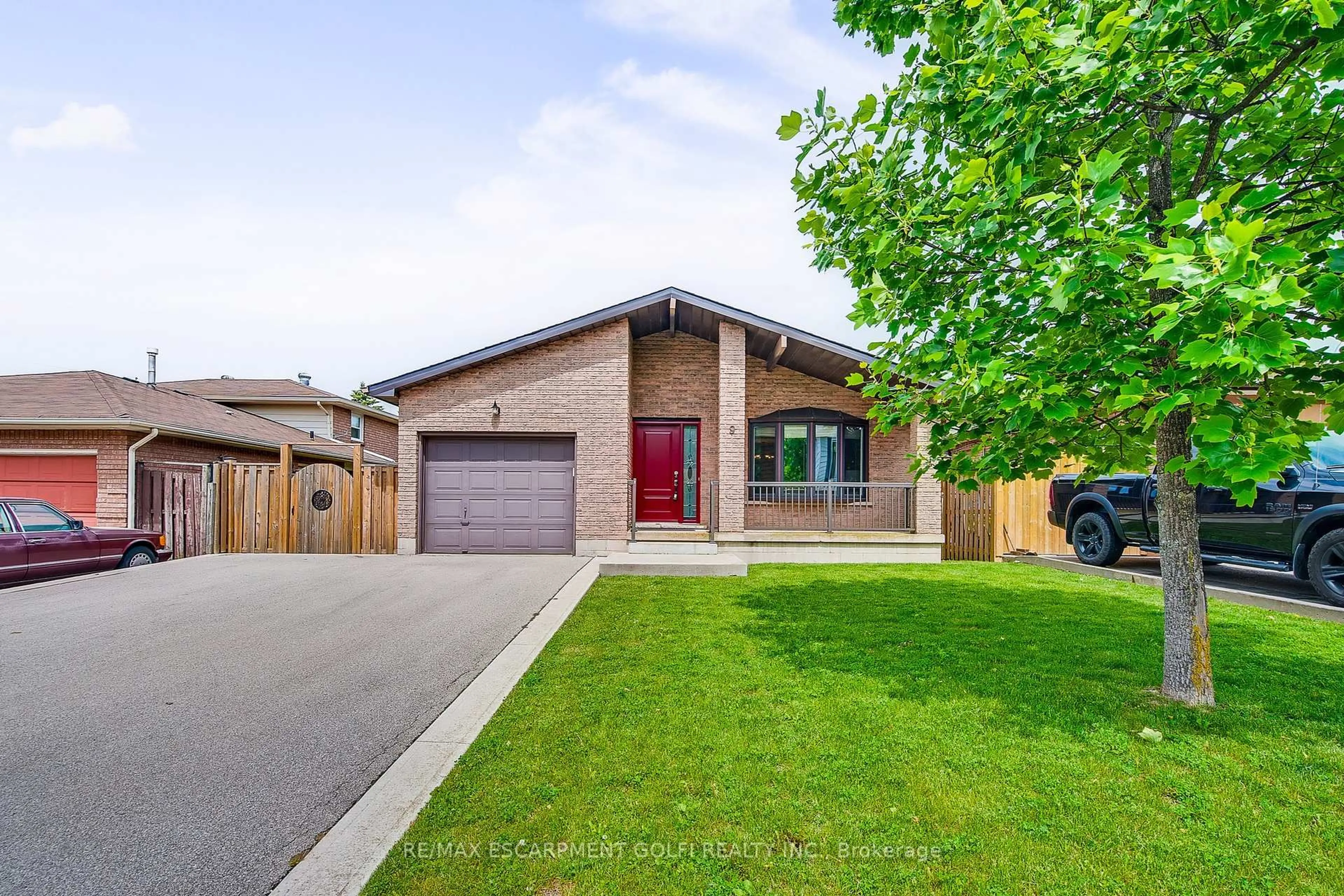 Home with brick exterior material, street for 9 Valanna Crt, Hamilton Ontario L9C 7A3
