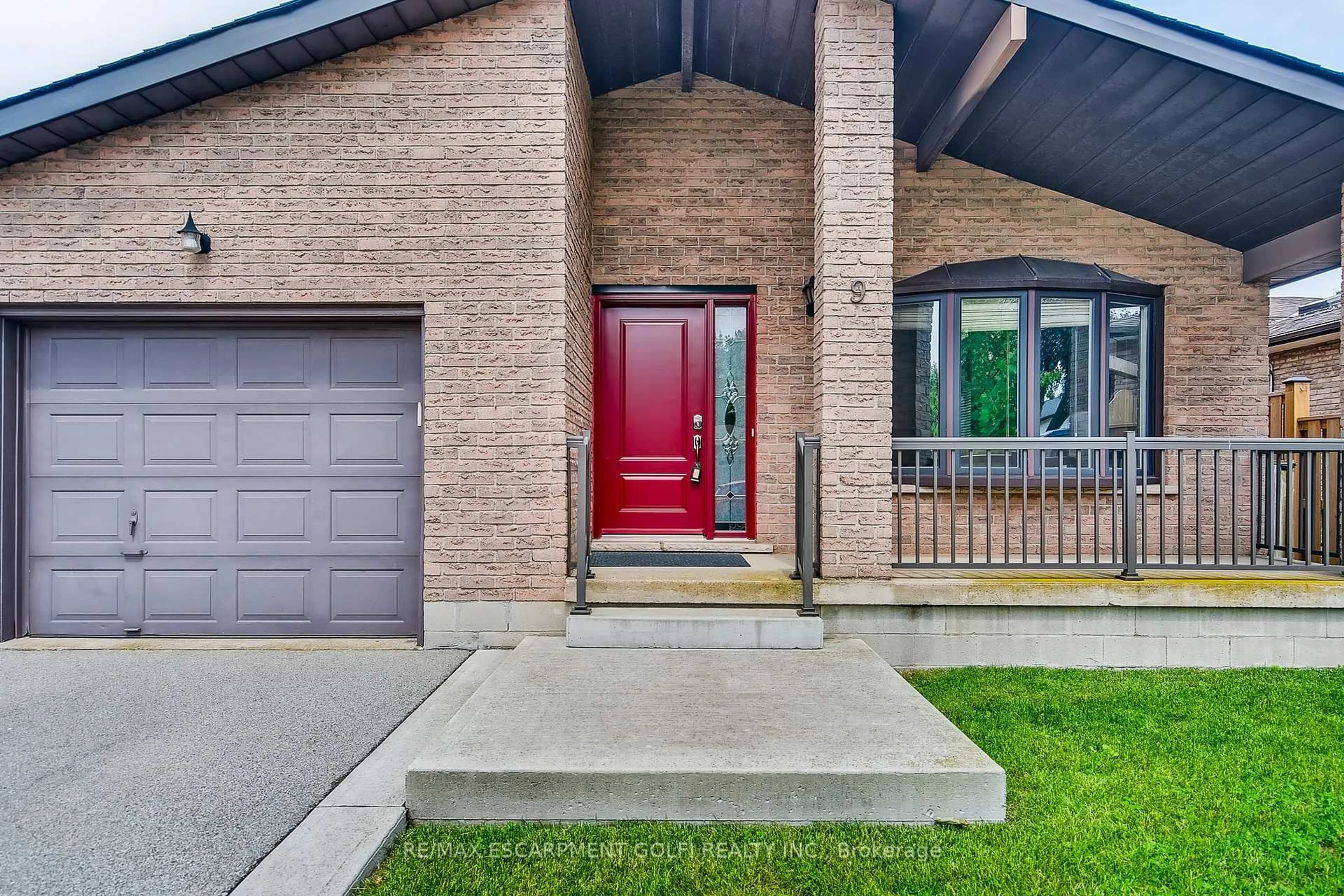 Home with brick exterior material, street for 9 Valanna Crt, Hamilton Ontario L9C 7A3