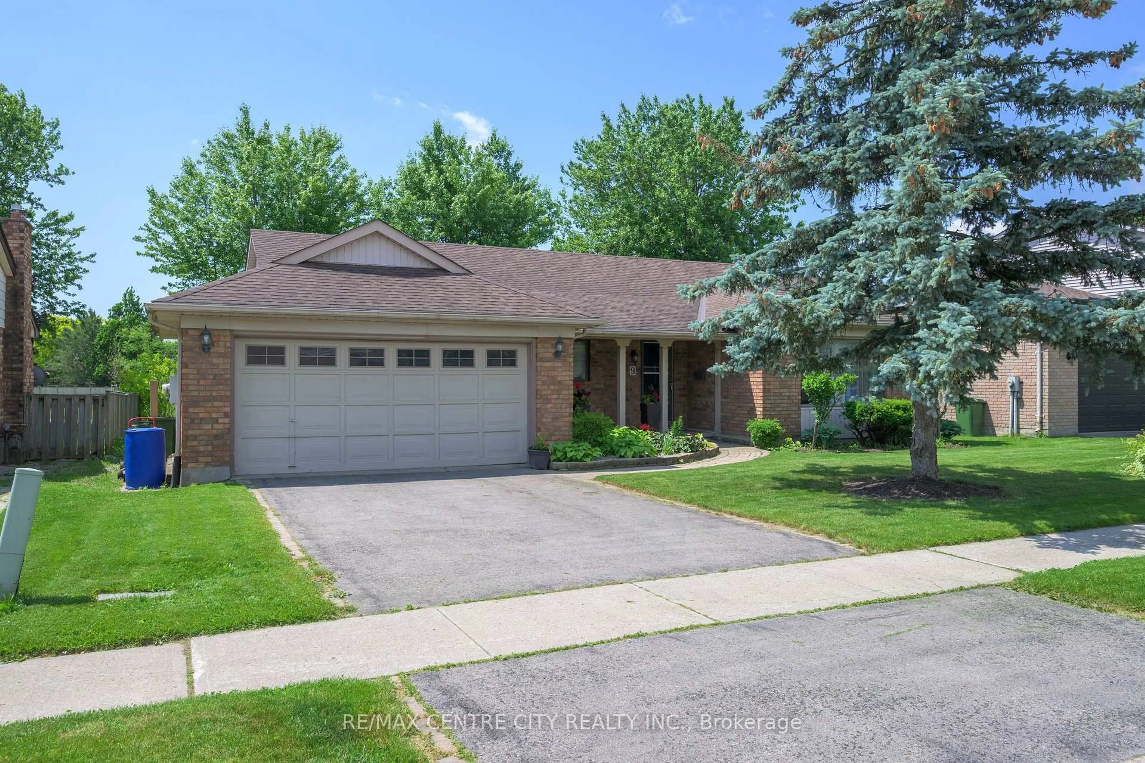 Home with brick exterior material, street for 9 Bonnie Pl, St. Thomas Ontario N5R 5W3