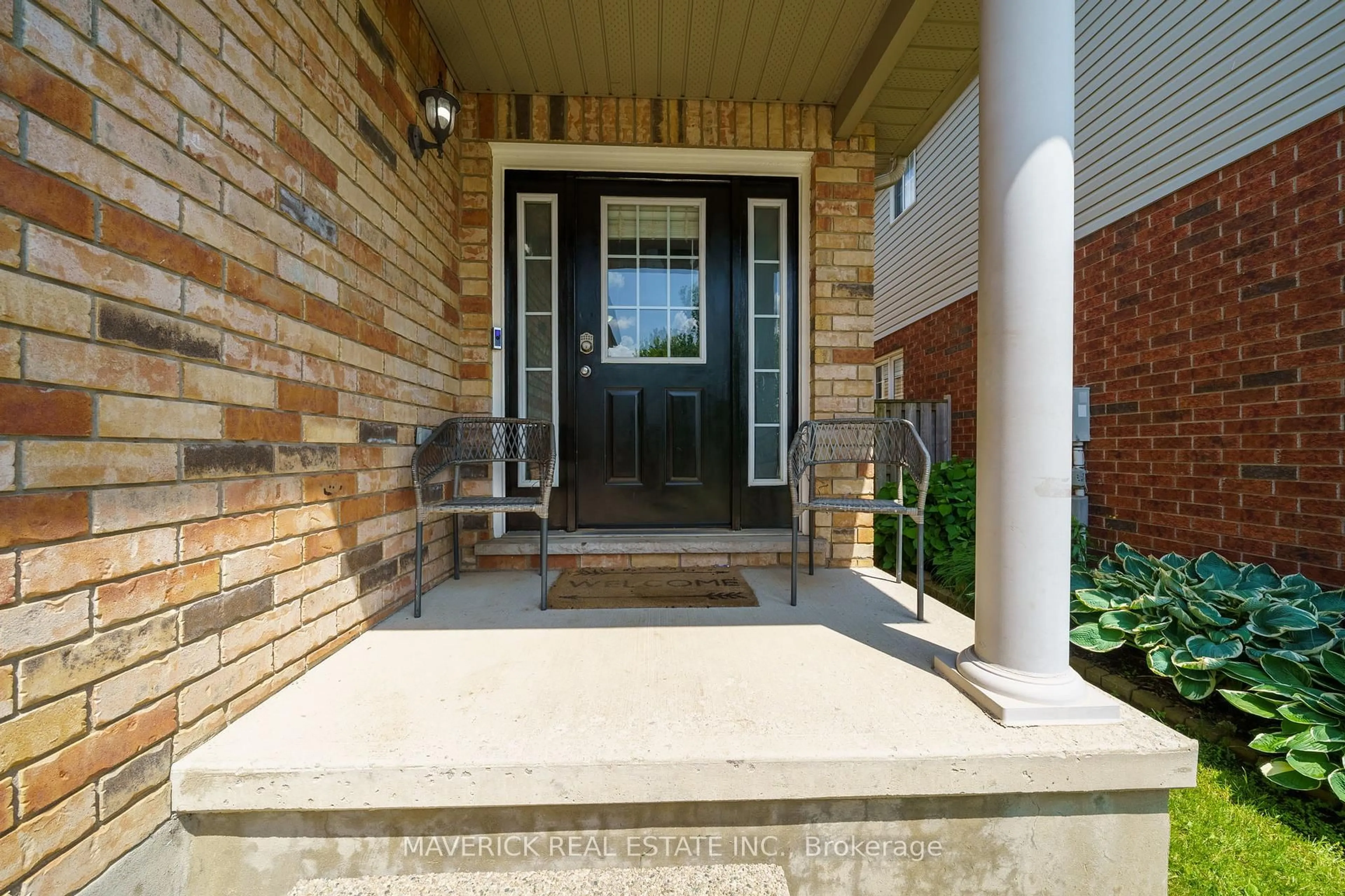 Indoor entryway for 927 Bradshaw Cres, London North Ontario N5X 0B6
