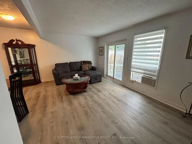 Additional image 34 of 657 Upper Wentworth St