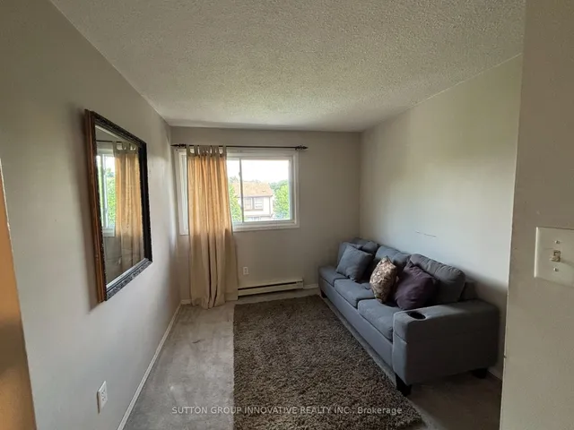 Additional image 19 of 657 Upper Wentworth St