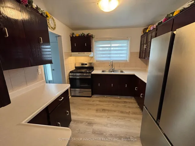 Additional image 42 of 657 Upper Wentworth St