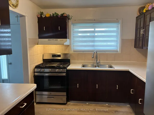 Additional image 41 of 657 Upper Wentworth St