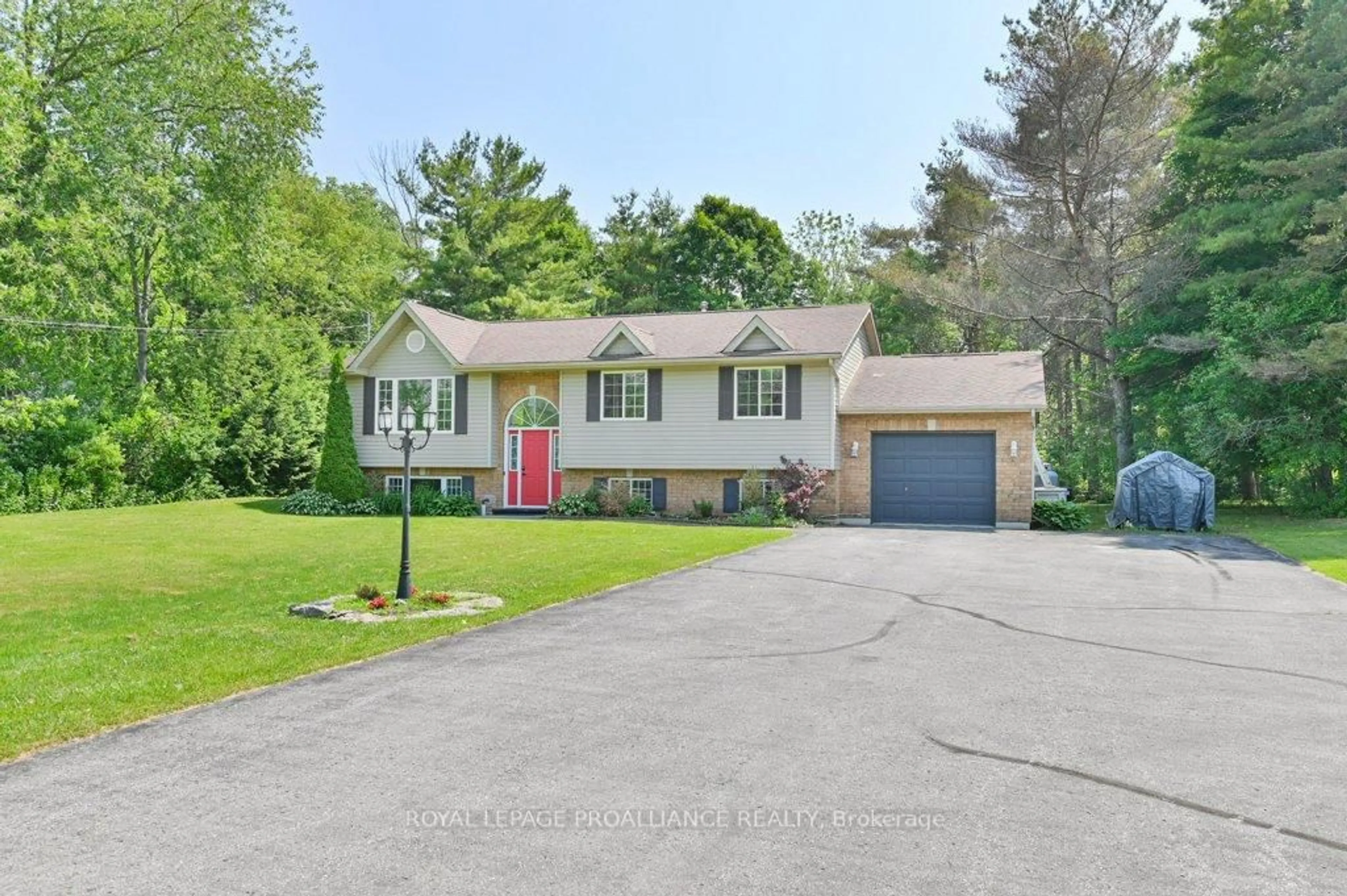 Unknown for 33 Hanthorn St, Prince Edward County Ontario K0K 1L0