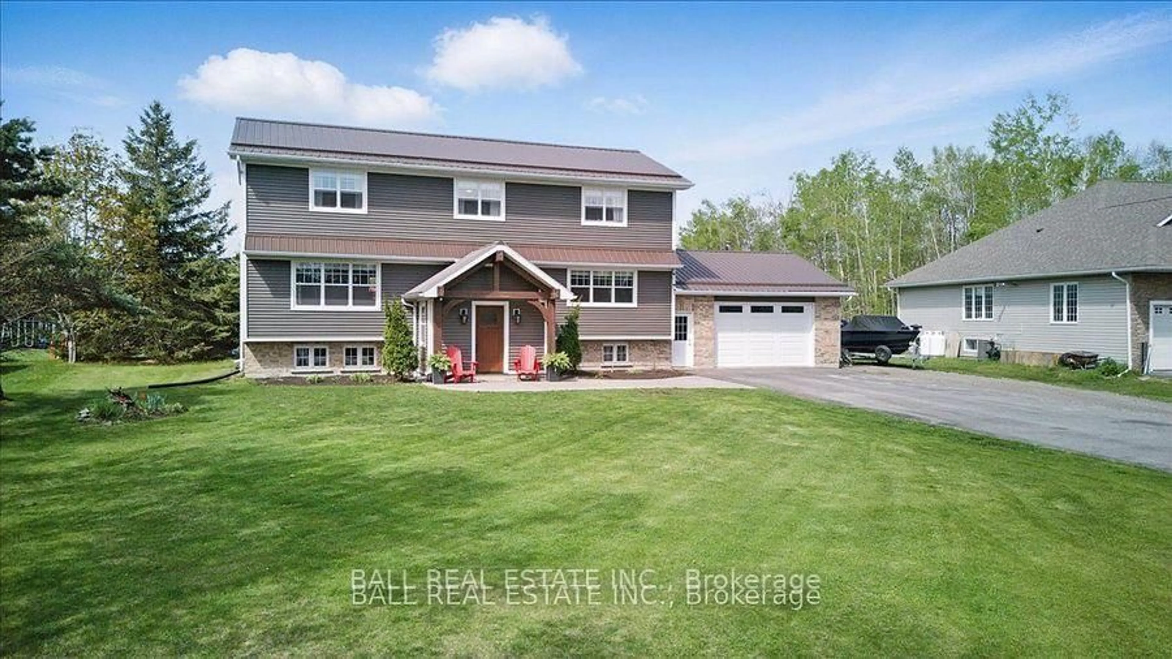 A pic from outside/outdoor area/front of a property/back of a property/a pic from drone, building for 1324 Young's Cove Rd, Selwyn Ontario K0L 1T0