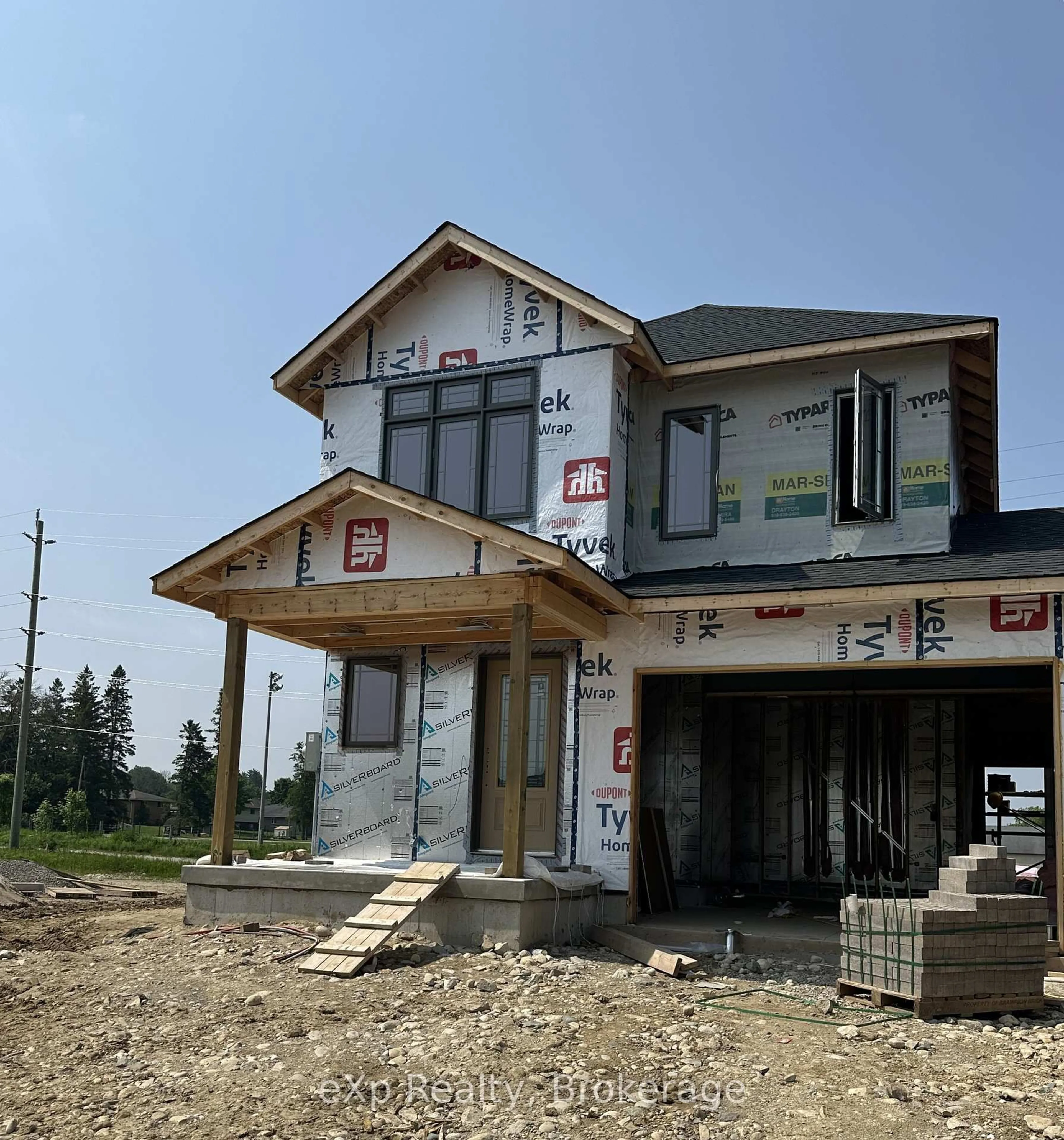 Home with vinyl exterior material, building for 544 Newfoundland St, Wellington North Ontario N0G 2L2