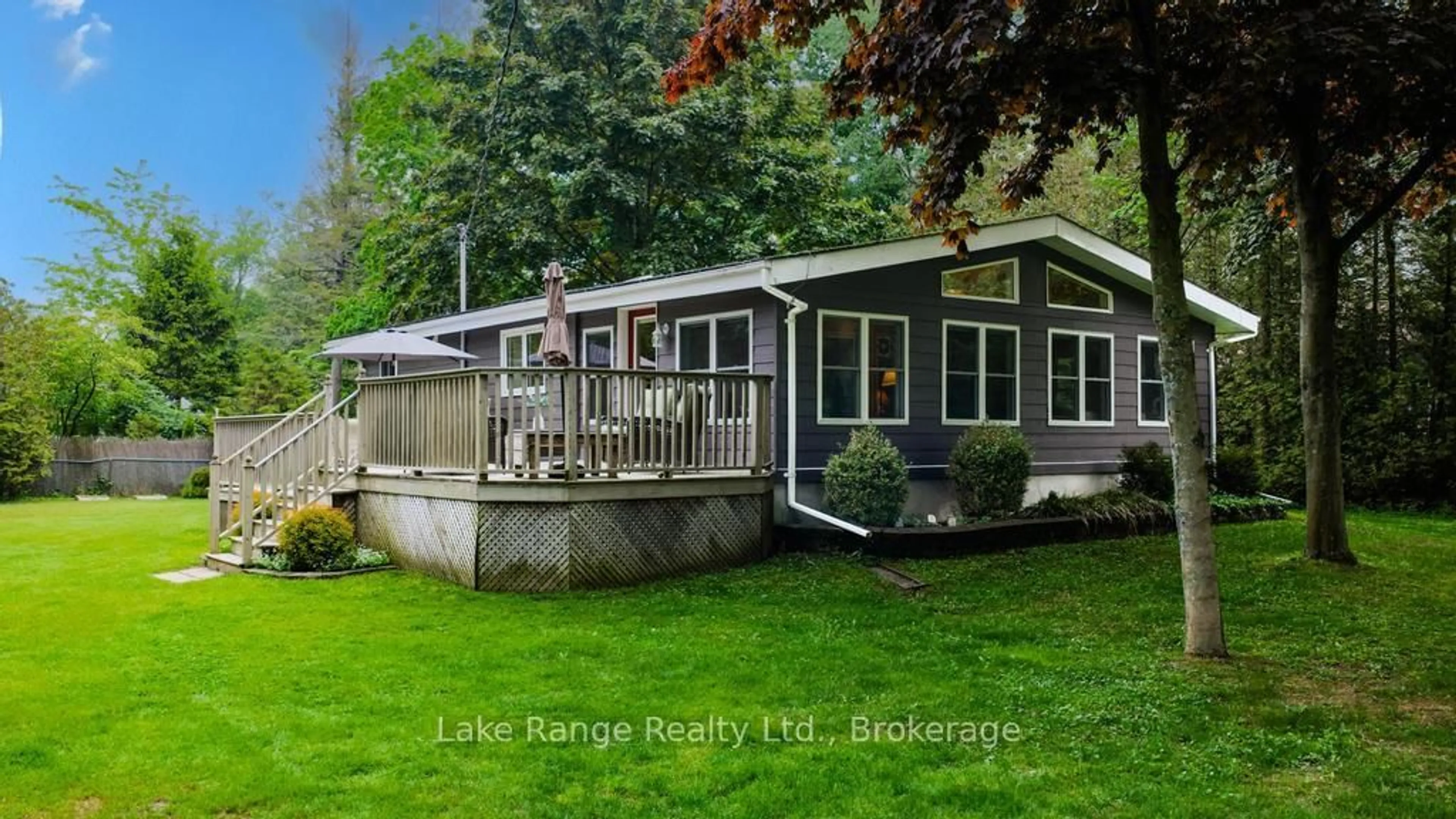Home with vinyl exterior material, water/lake/river/ocean view for 330 Tyendinaga Rd, Huron-Kinloss Ontario N0G 2R0