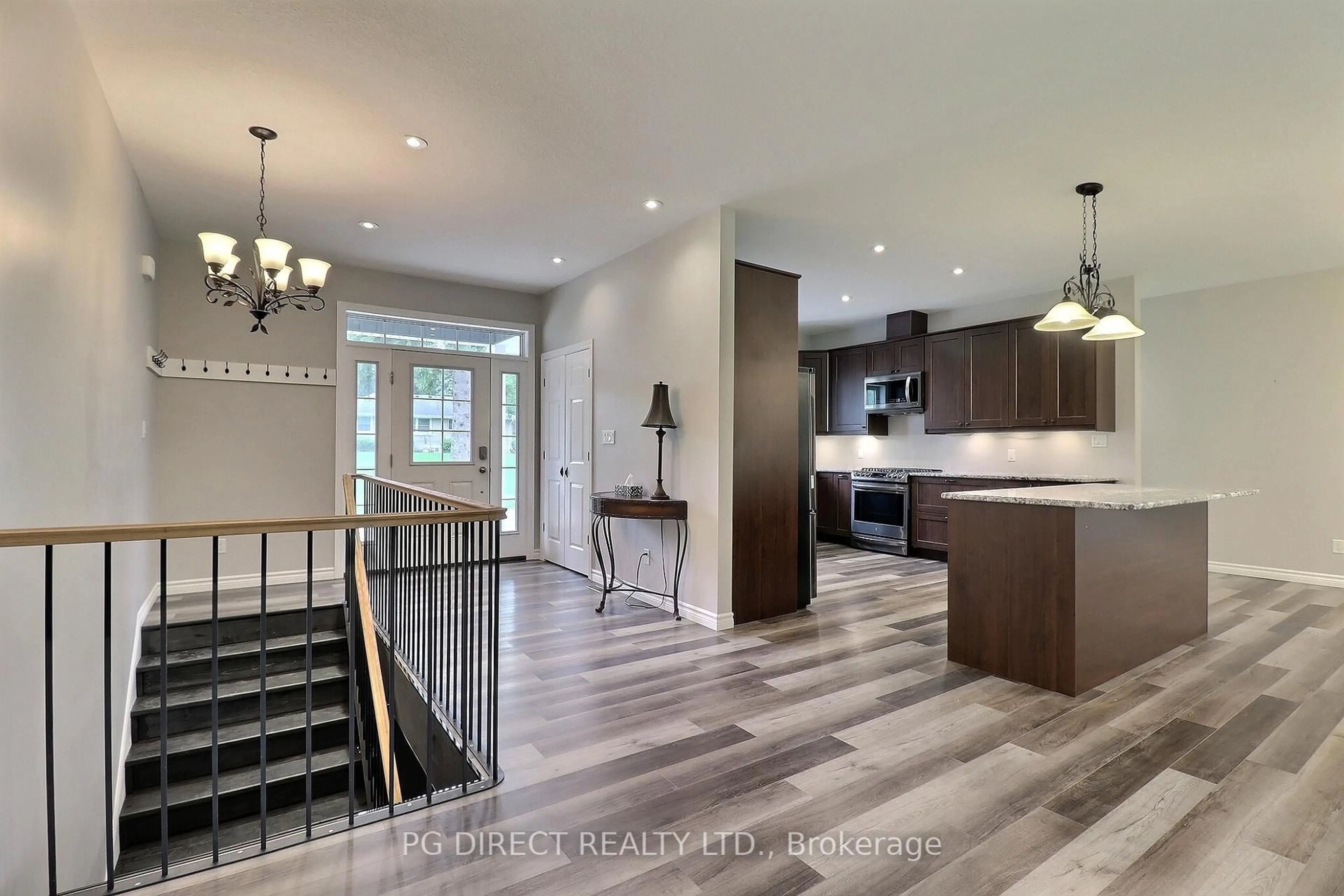Open concept kitchen, unknown for 623 Devonshire Ave, Woodstock Ontario N4S 5P9
