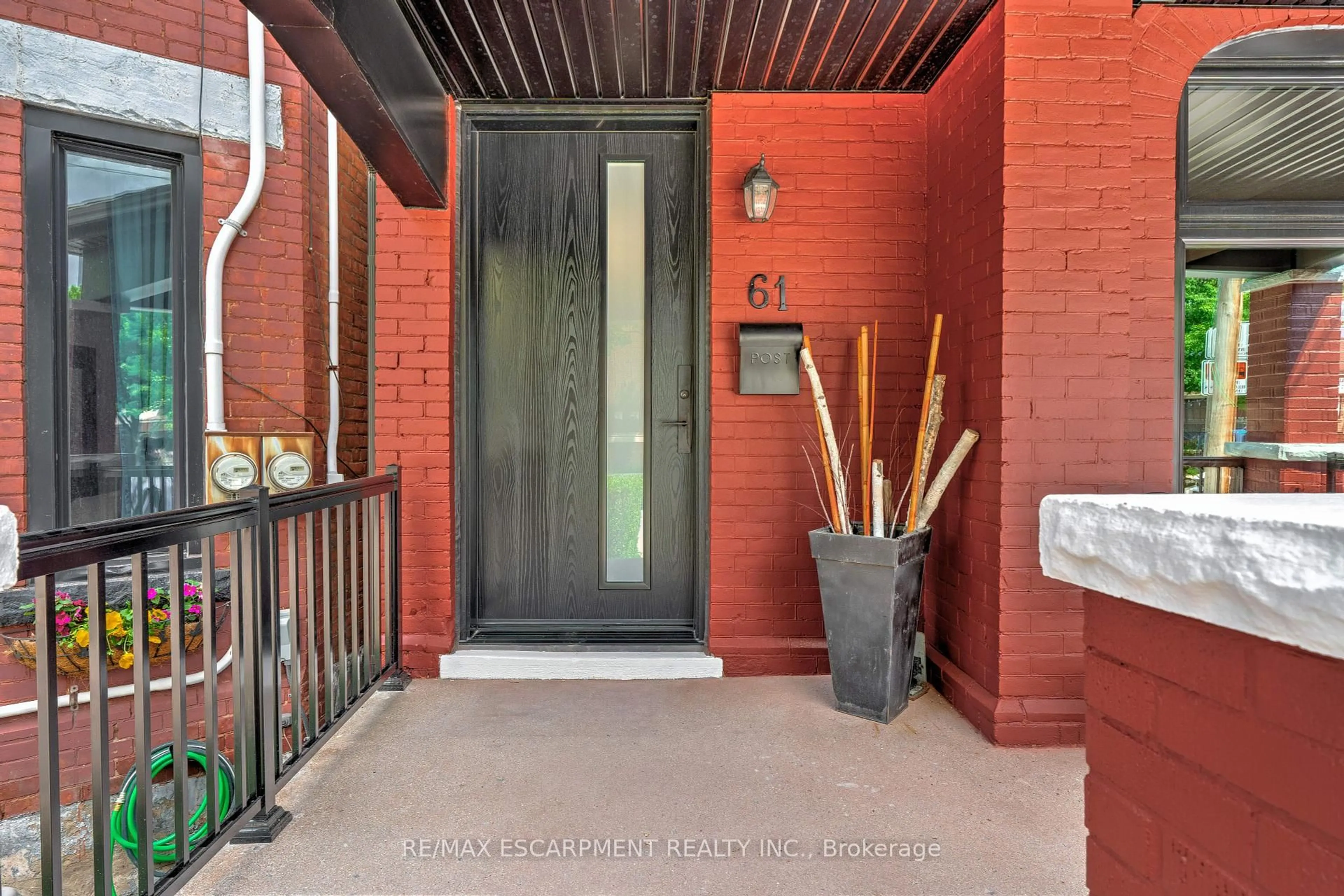 Indoor entryway for 61 Murray St, Hamilton Ontario L8L 1B4