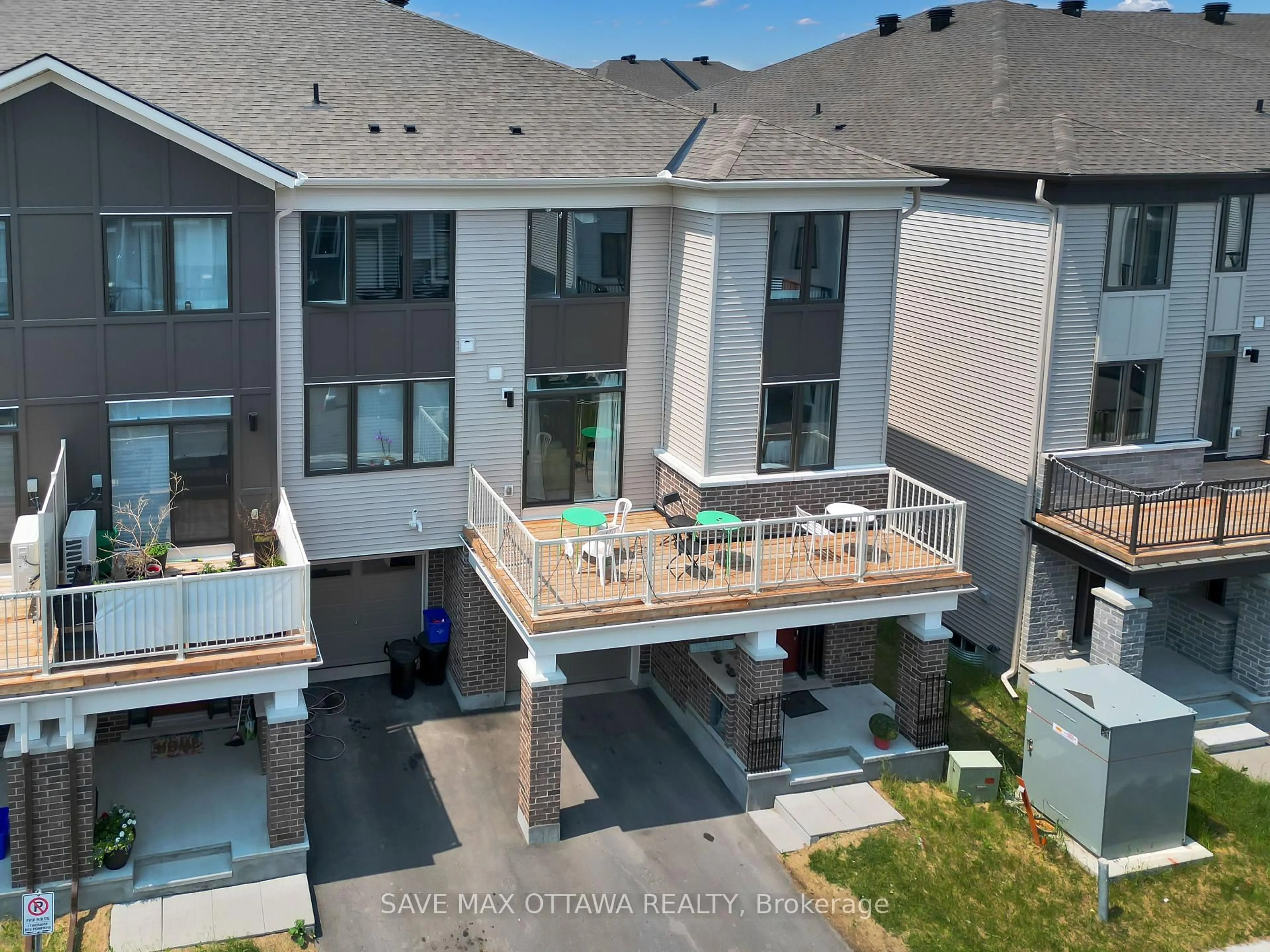 A pic from outside/outdoor area/front of a property/back of a property/a pic from drone, city buildings view from balcony for 912 Nova Private, Ottawa Ontario K2J 7B2