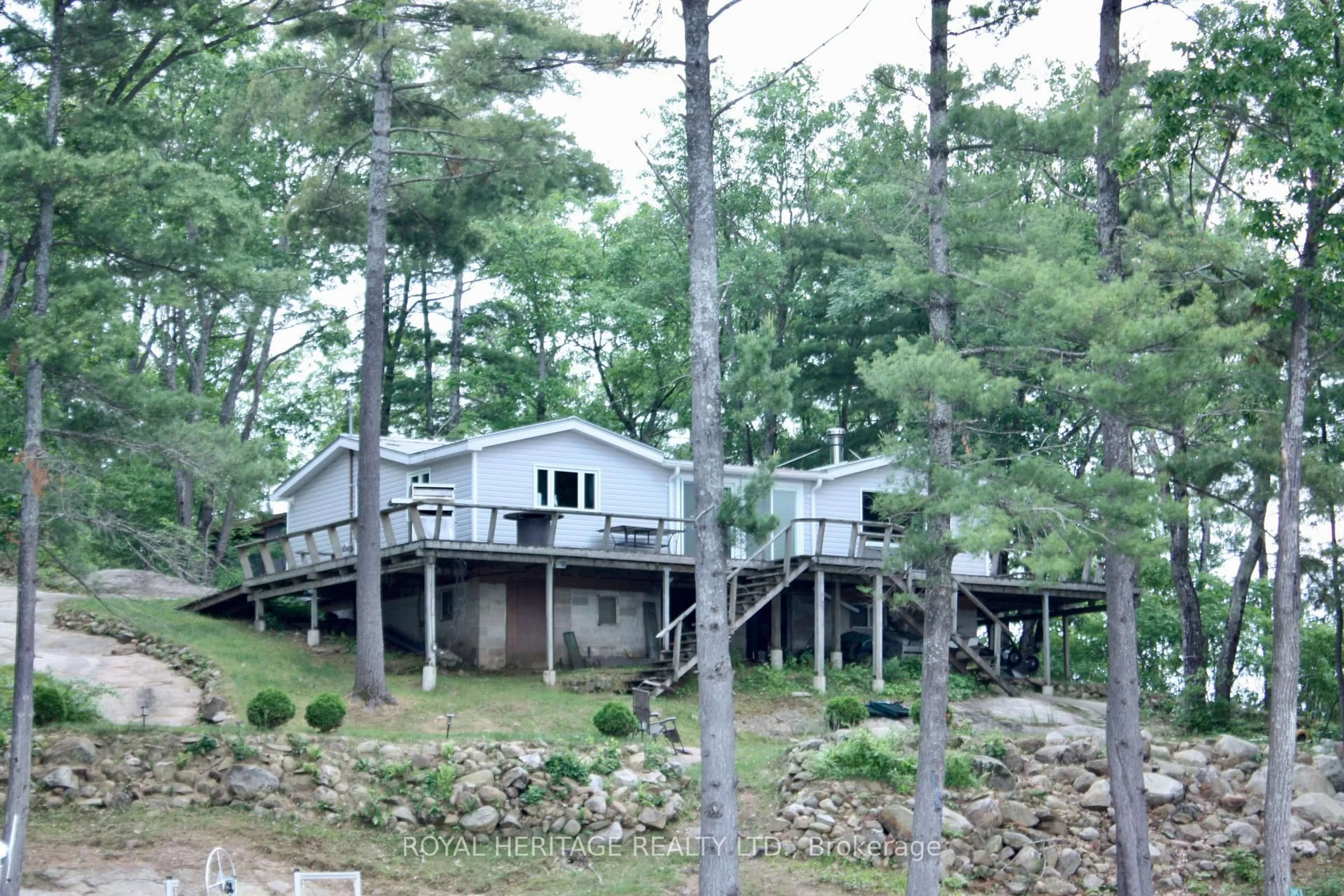 A pic from outside/outdoor area/front of a property/back of a property/a pic from drone, water/lake/river/ocean view for 385 Island 38, Havelock-Belmont-Methuen Ontario K0L 2H0