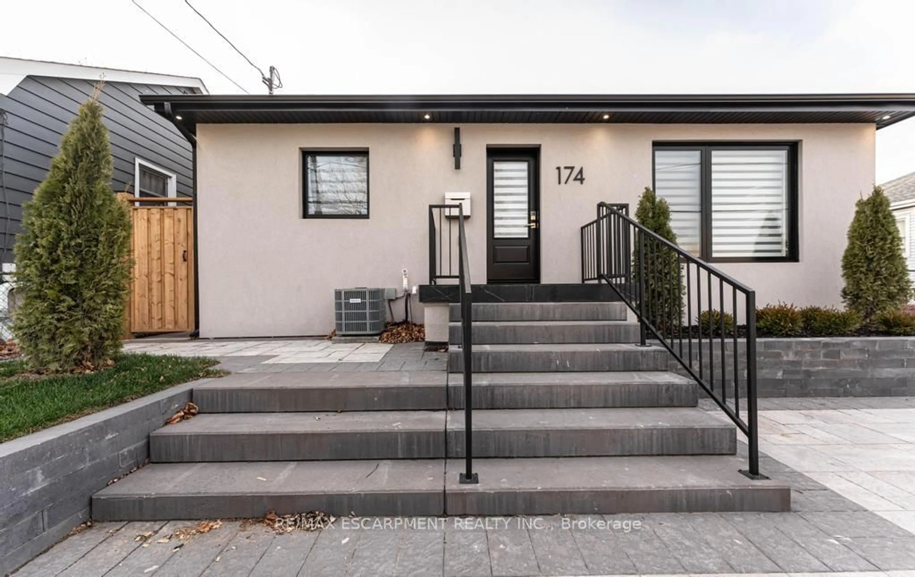 Unknown for 174 ROXBOROUGH Ave, Hamilton Ontario L8E 1S5