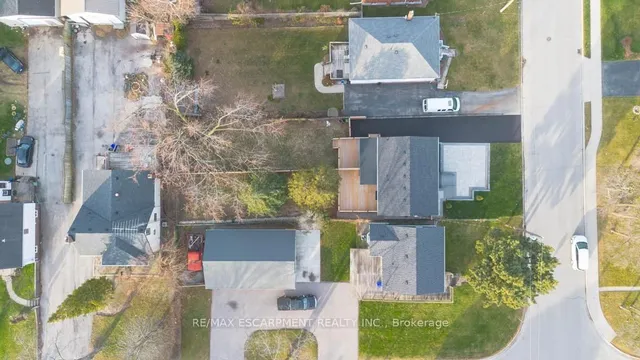 Additional property image - 174 ROXBOROUGH Ave