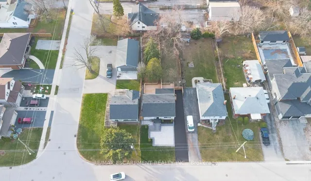 Additional property image - 174 ROXBOROUGH Ave