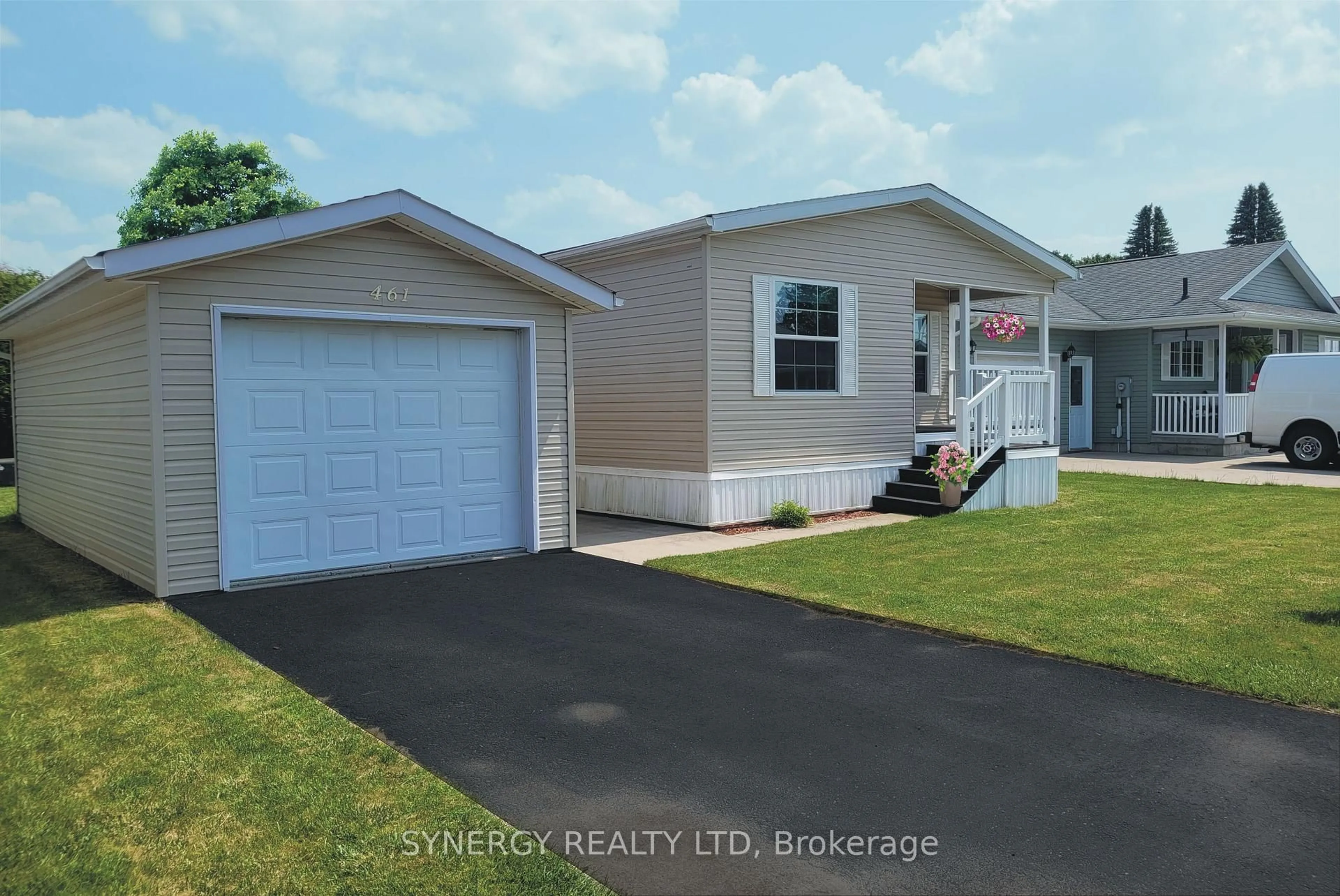 Home with vinyl exterior material, street for 461 Richard Cres, Strathroy Caradoc Ontario N7G 0C5