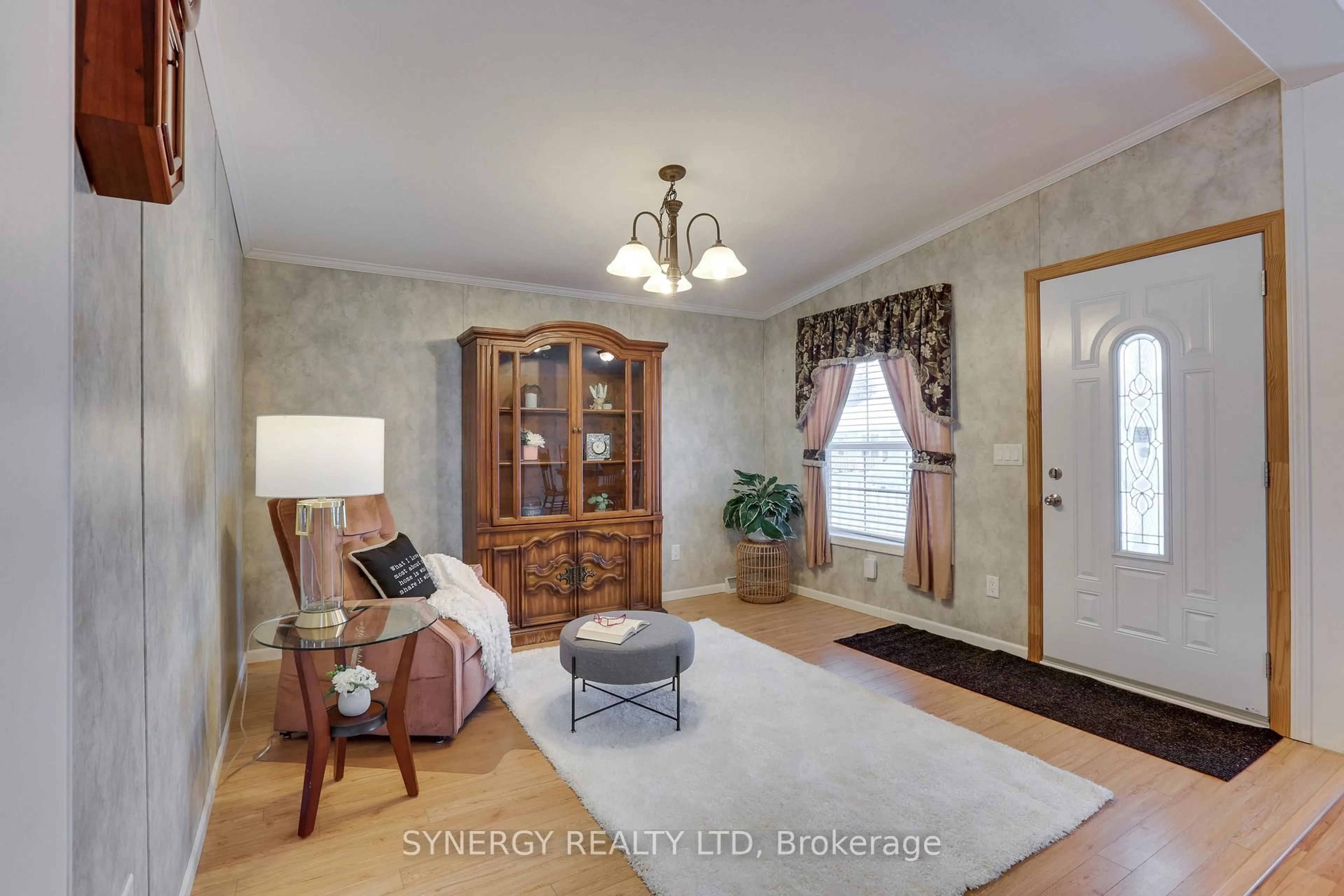 Living room with furniture, unknown for 461 Richard Cres, Strathroy Caradoc Ontario N7G 0C5