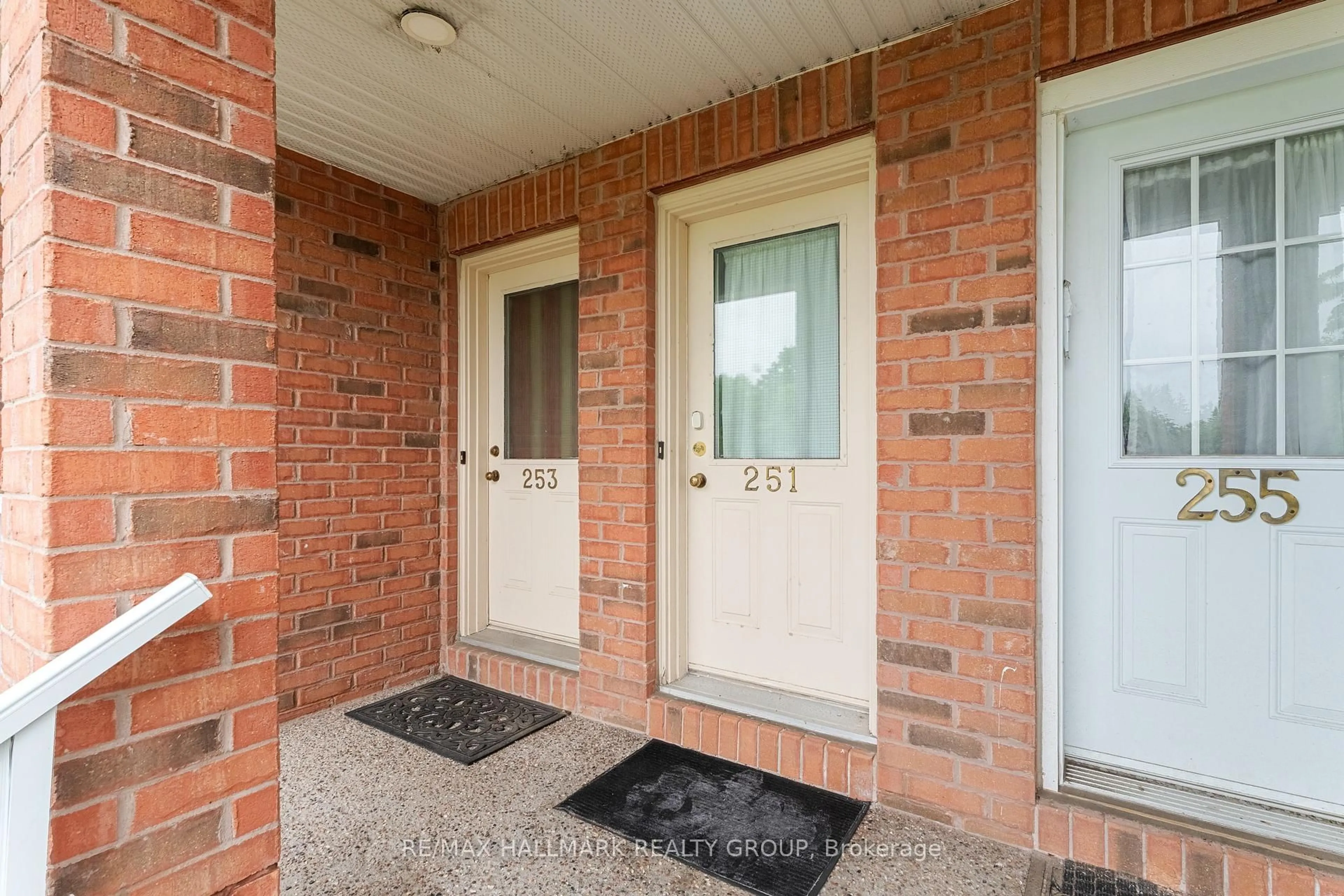 Indoor entryway for 251 Forestglade Cres, Ottawa Ontario K1G 6N7