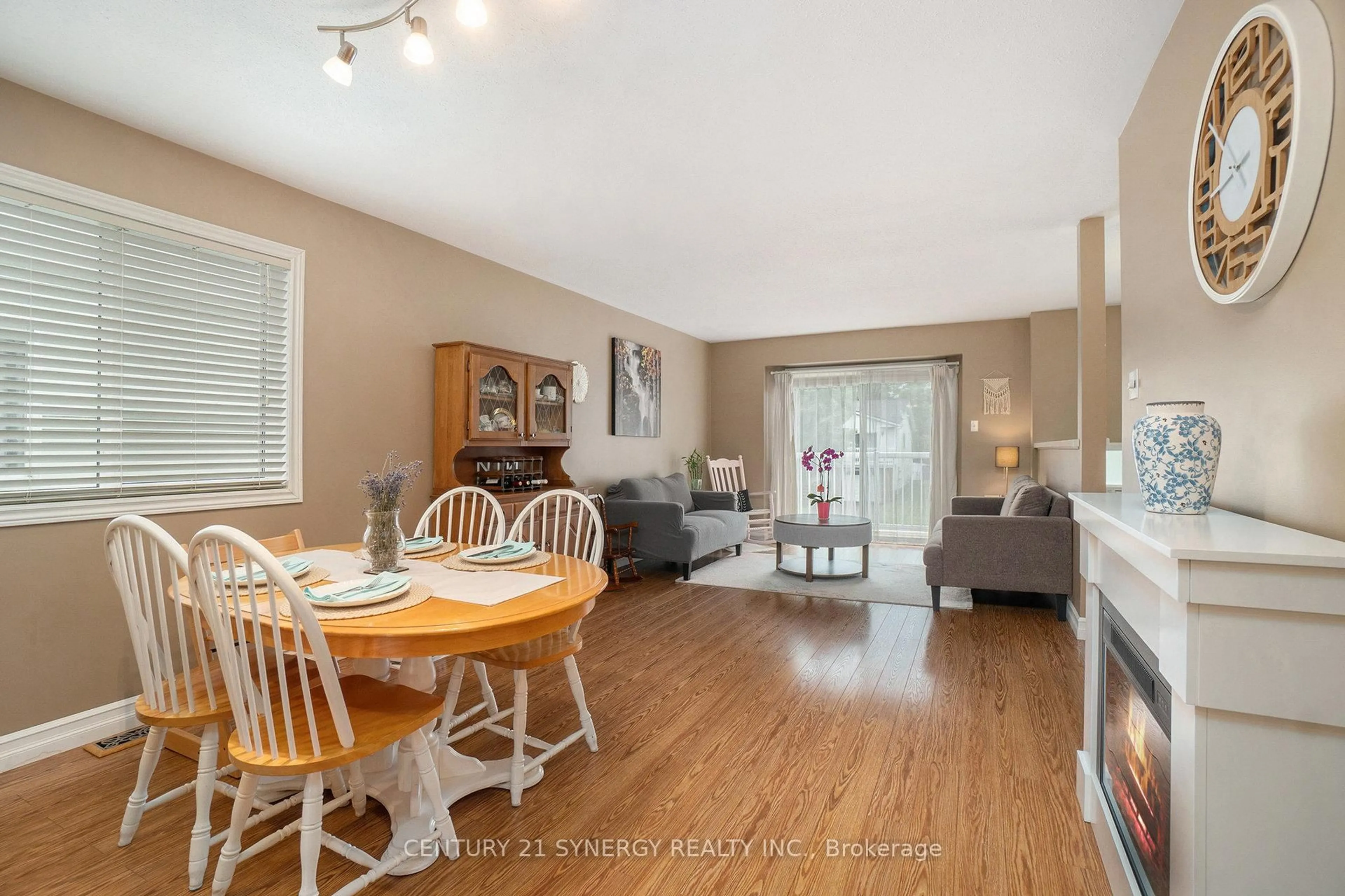 Living room with furniture, wood/laminate floor for 78 Merrick St, Smiths Falls Ontario K7A 4R6