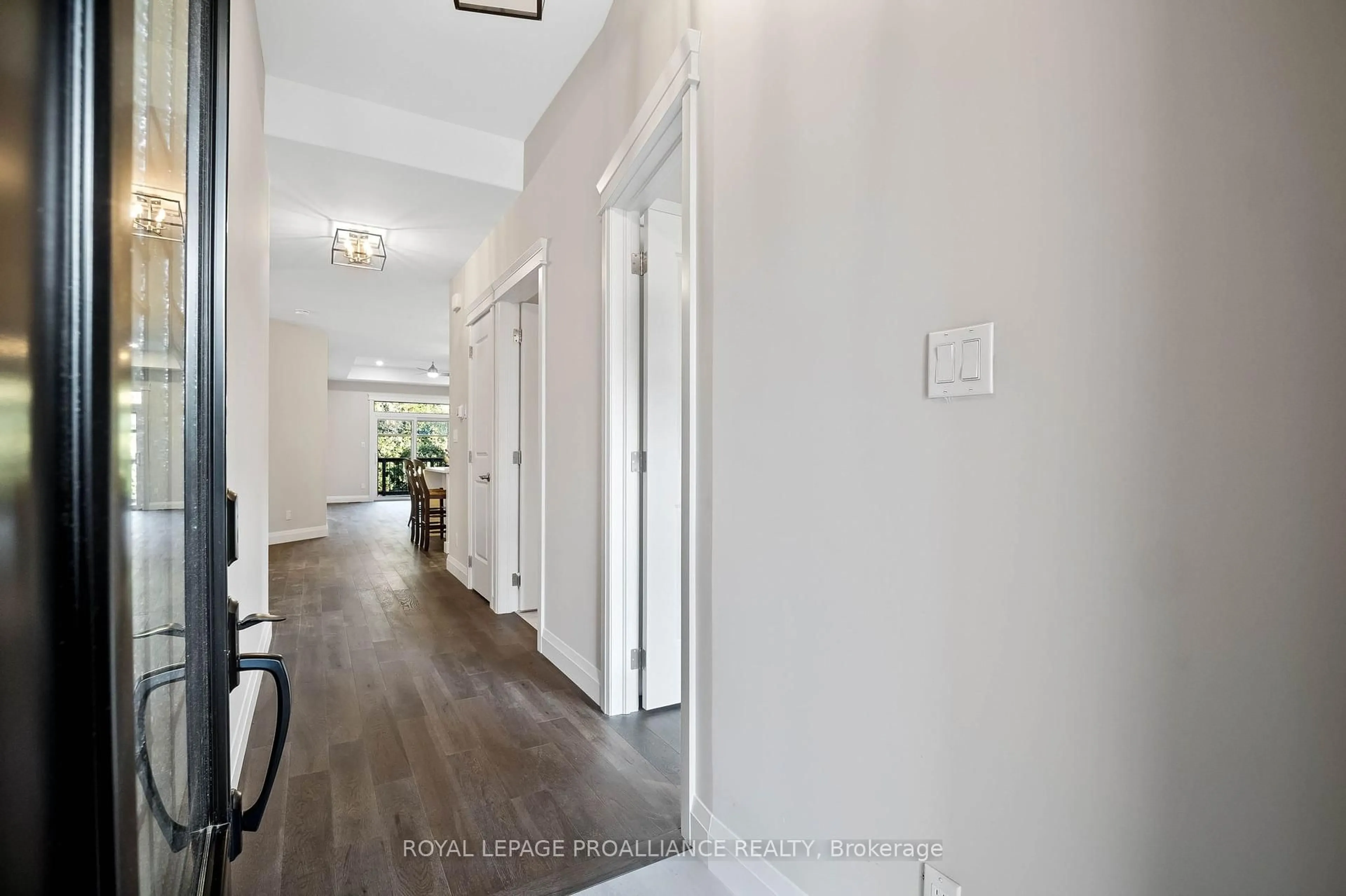 Indoor entryway for 94A Sanford St, Brighton Ontario K0K 1H0