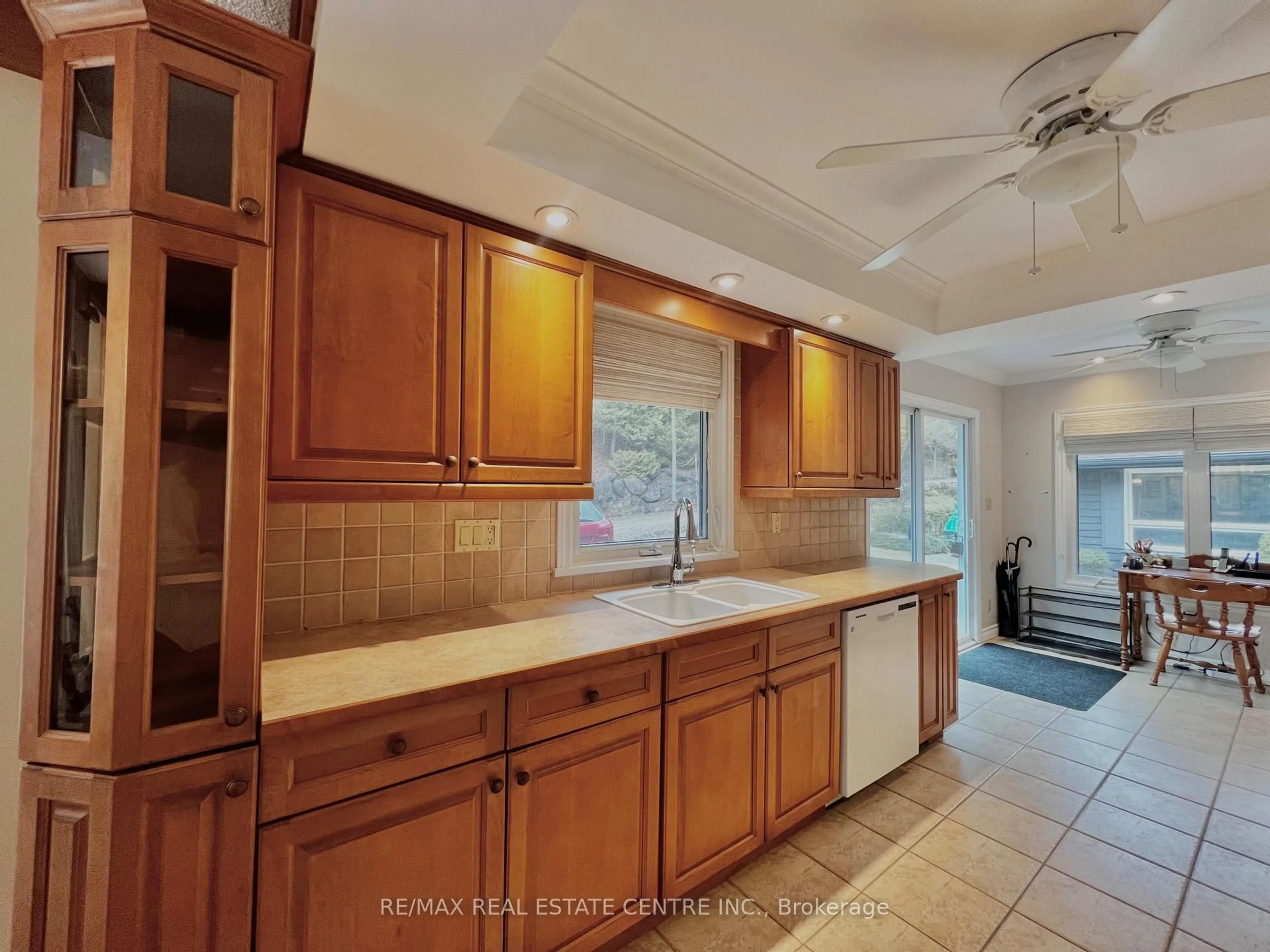 Open concept kitchen, ceramic/tile floor for 677303 Centre Rd, Mulmur Ontario L9V 0E5