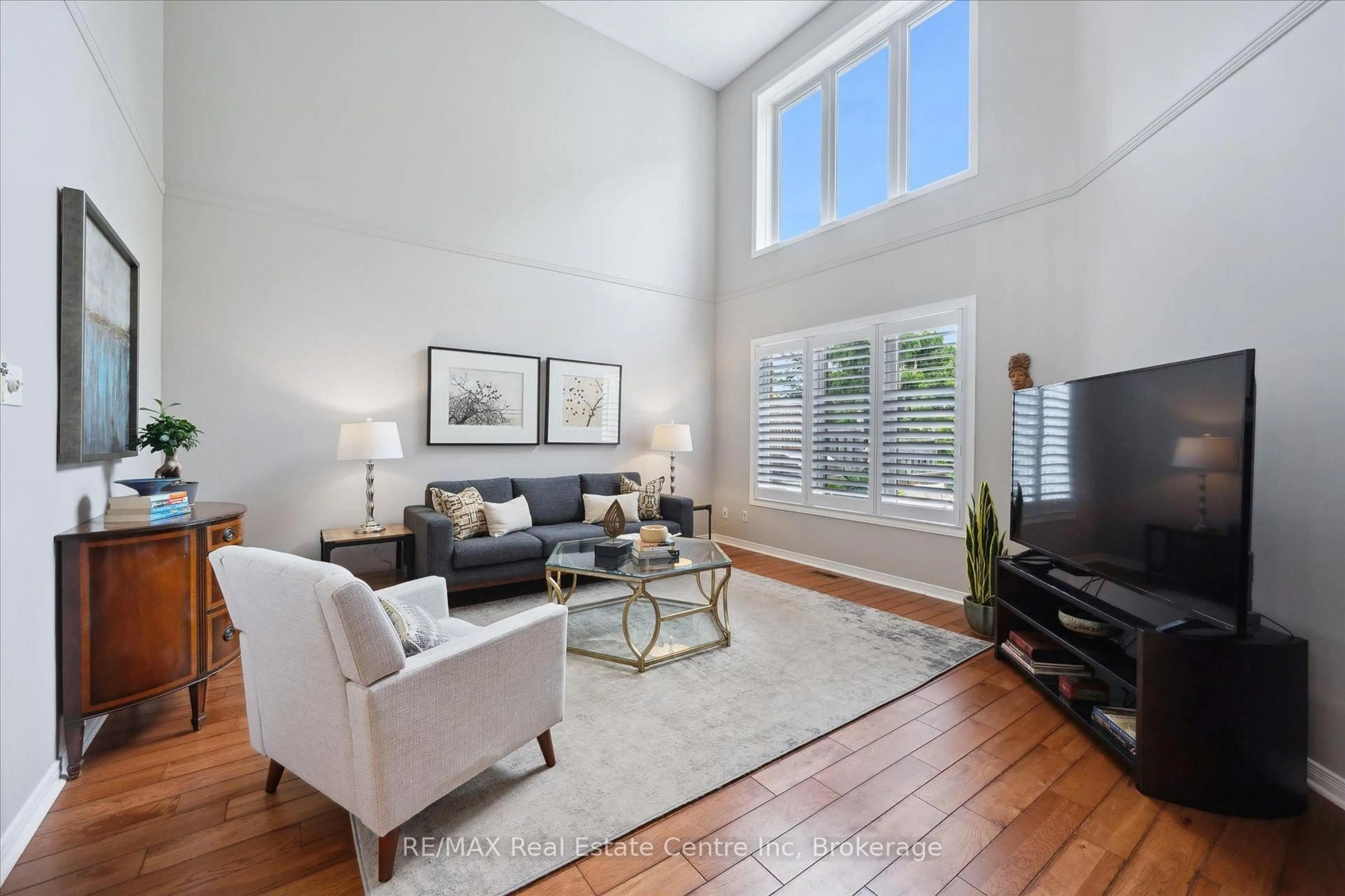 Living room with furniture, unknown for 52 CAMM Cres, Guelph Ontario N1L 1K2